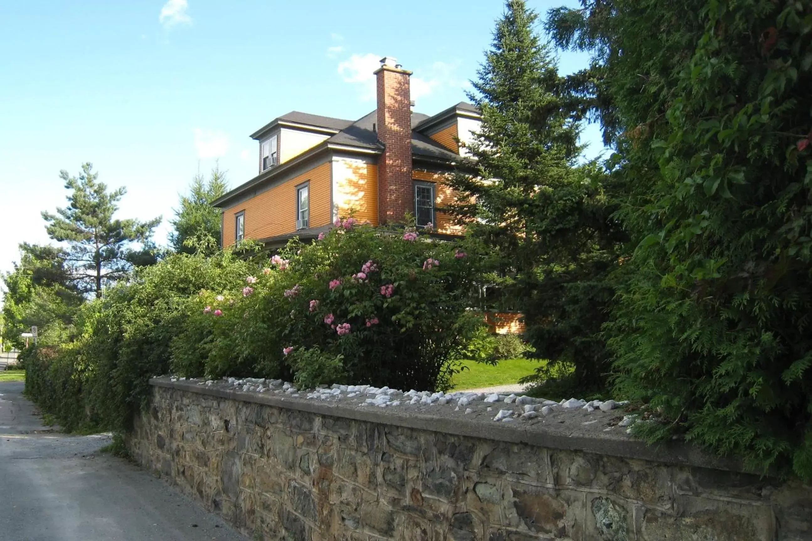 Facade/entrance, Property Building in À Tout Venant B&B