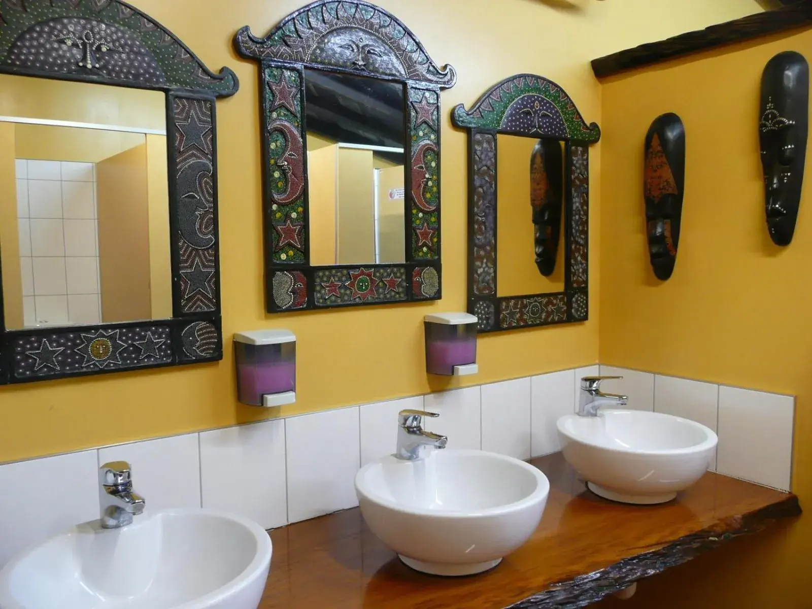 Bathroom in Global Village Travellers Lodge