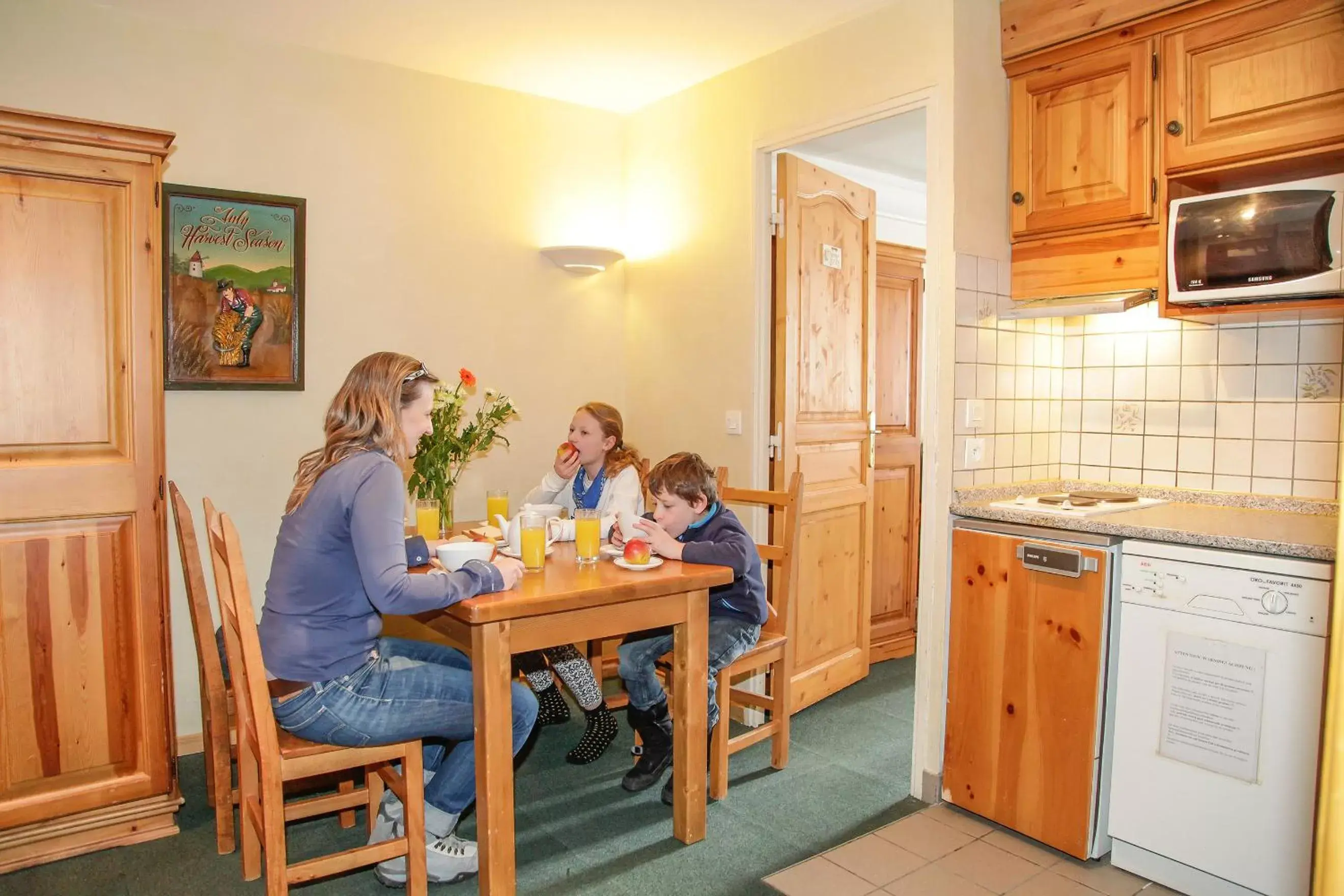 Kitchen or kitchenette, Family in Odalys Chalet Alpina
