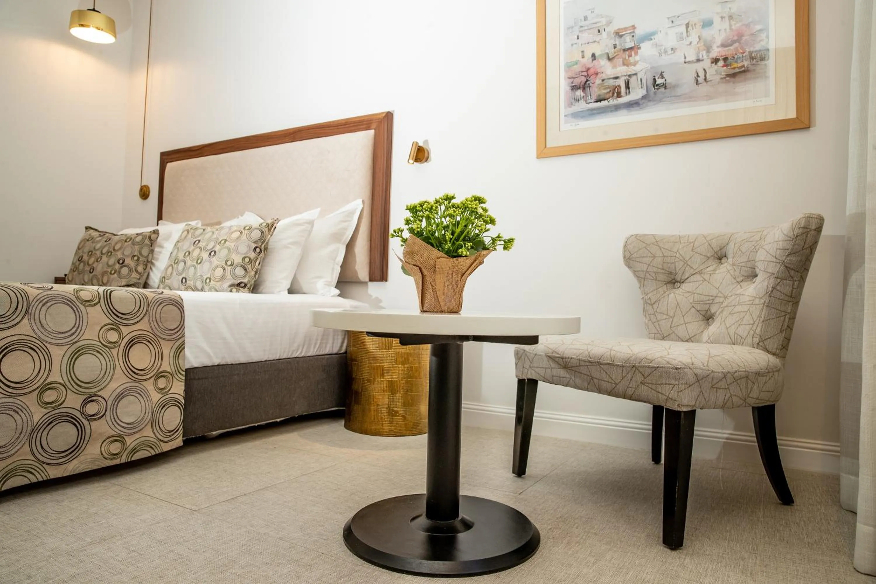 Seating area in Montefiore Hotel By Smart Hotels