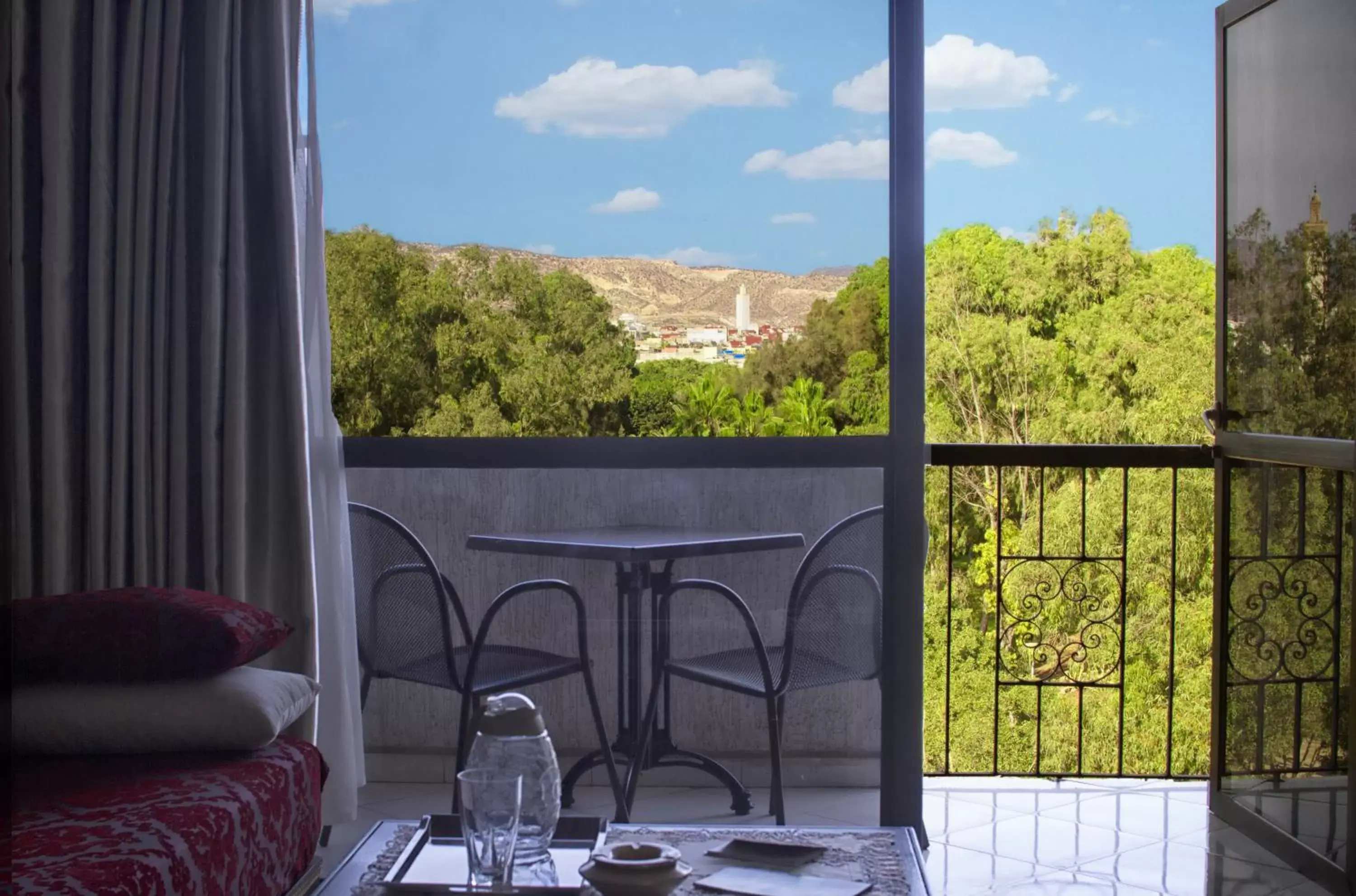 Triple Room with Garden View - single occupancy in Apparts-hôtel ISNI Triple Room with Garden View - single occupancy in Apparts-hôtel ISNI