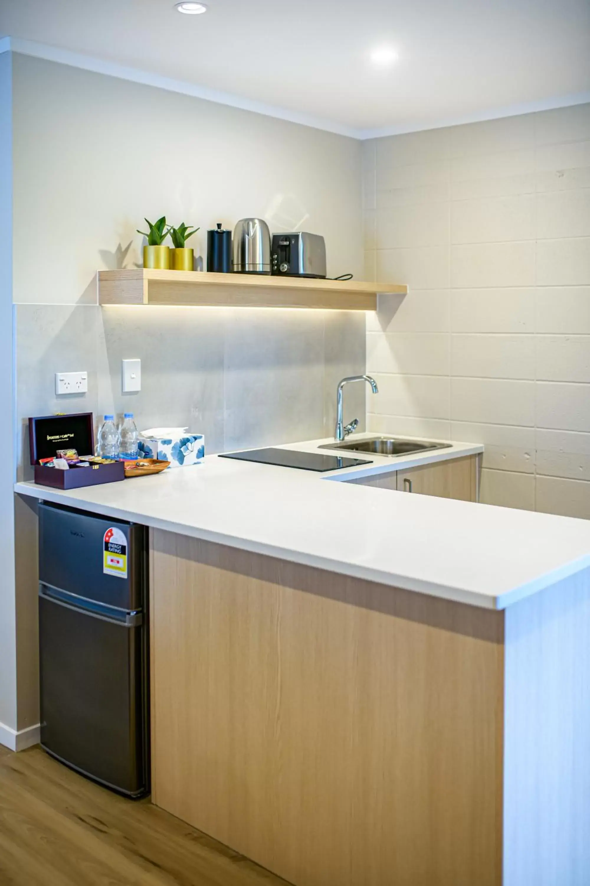 kitchen, Kitchen/Kitchenette in Takapuna International Motor Lodge