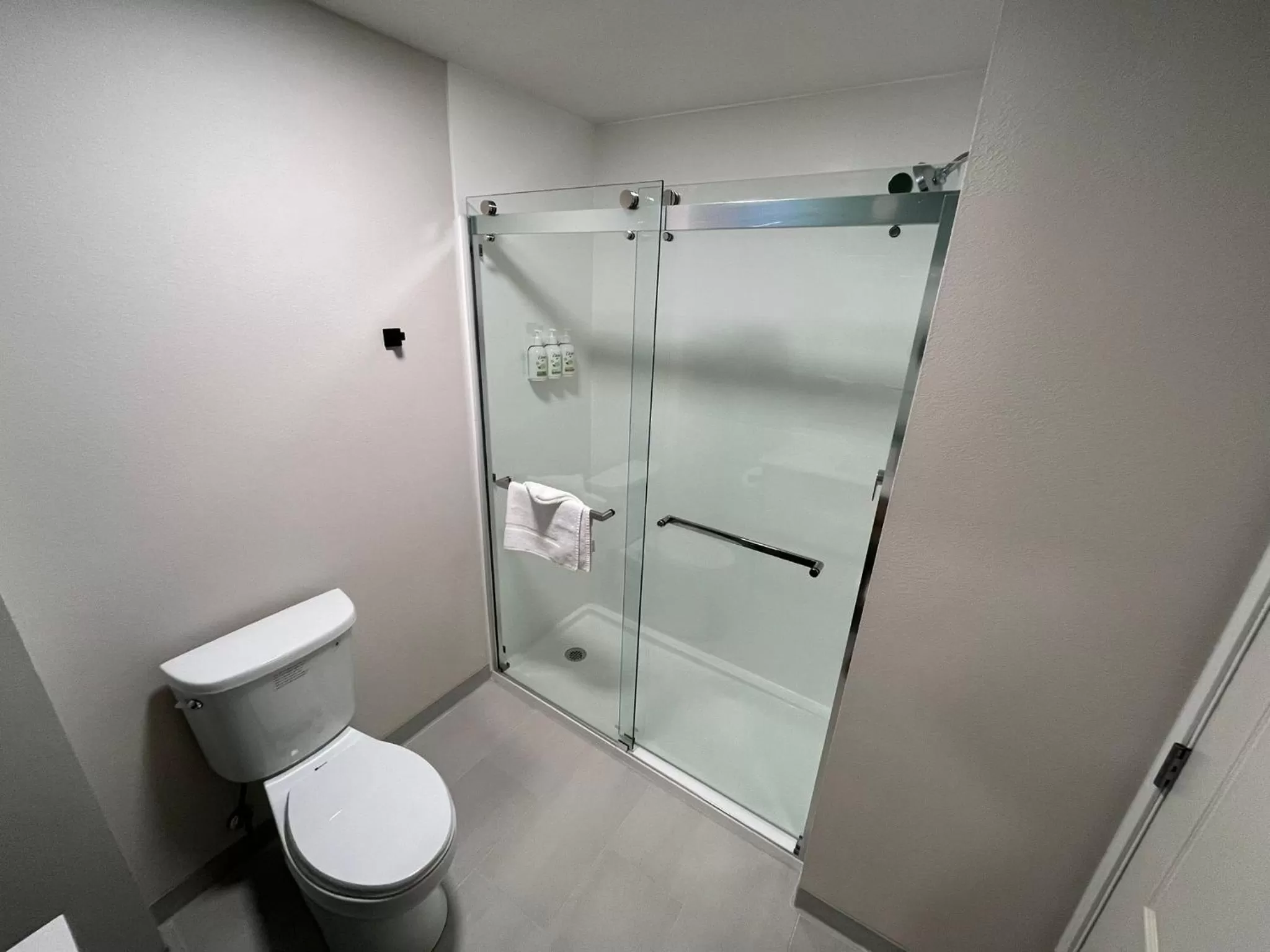 Shower in Wingate By Wyndham Mansfield Ontario