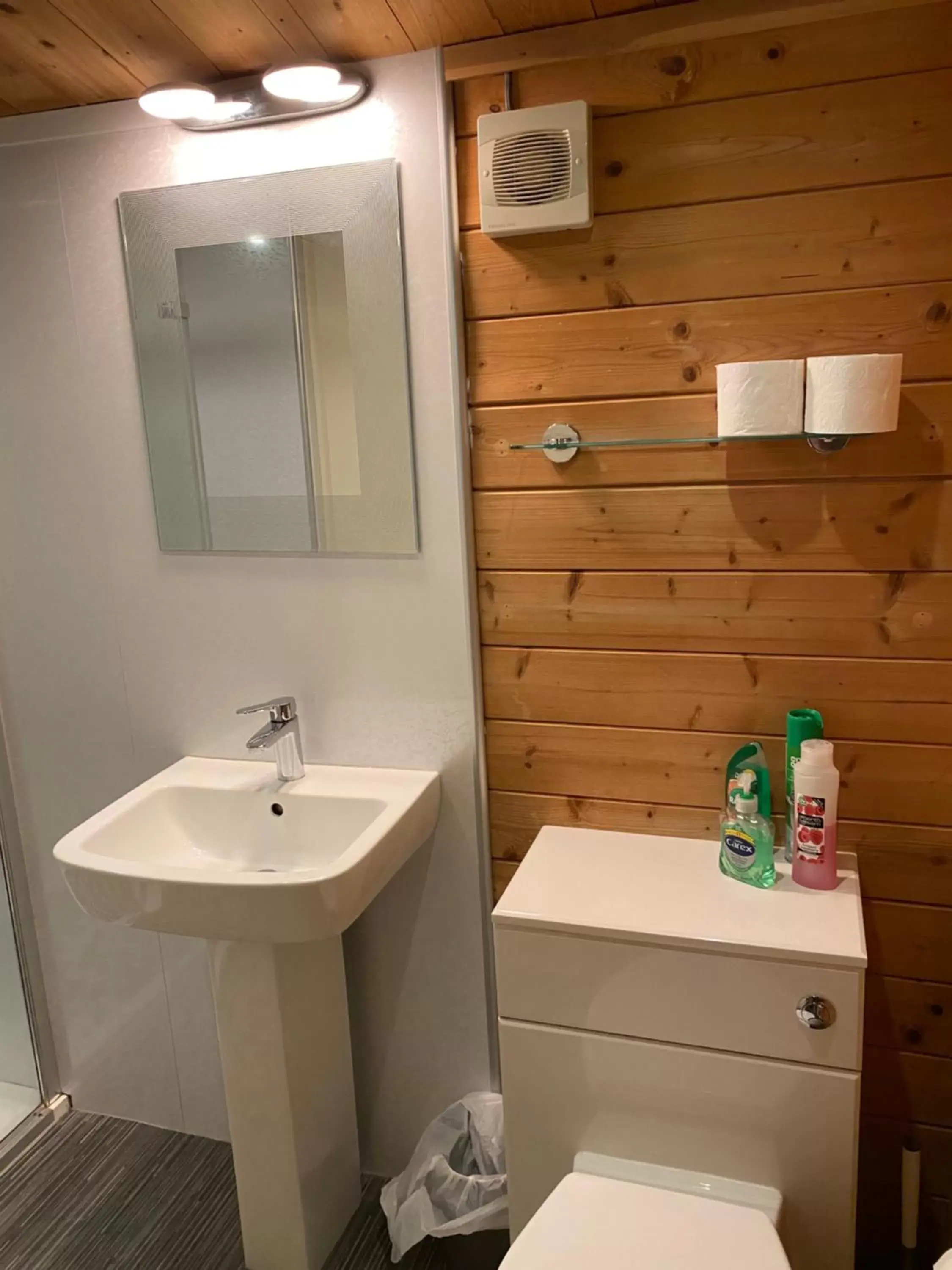Bathroom in West View Lodge