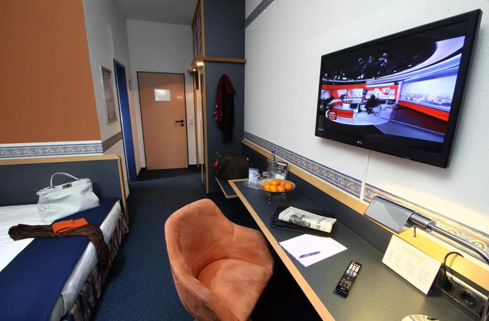 Business Single Room in AMBER ECONTEL