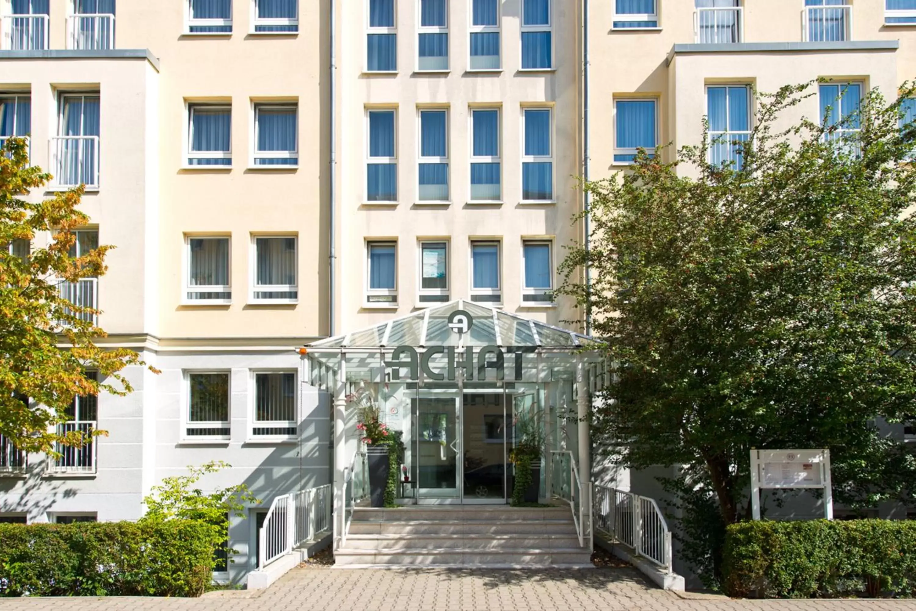 Facade/entrance, Property Building in ACHAT Hotel Dresden Elbufer