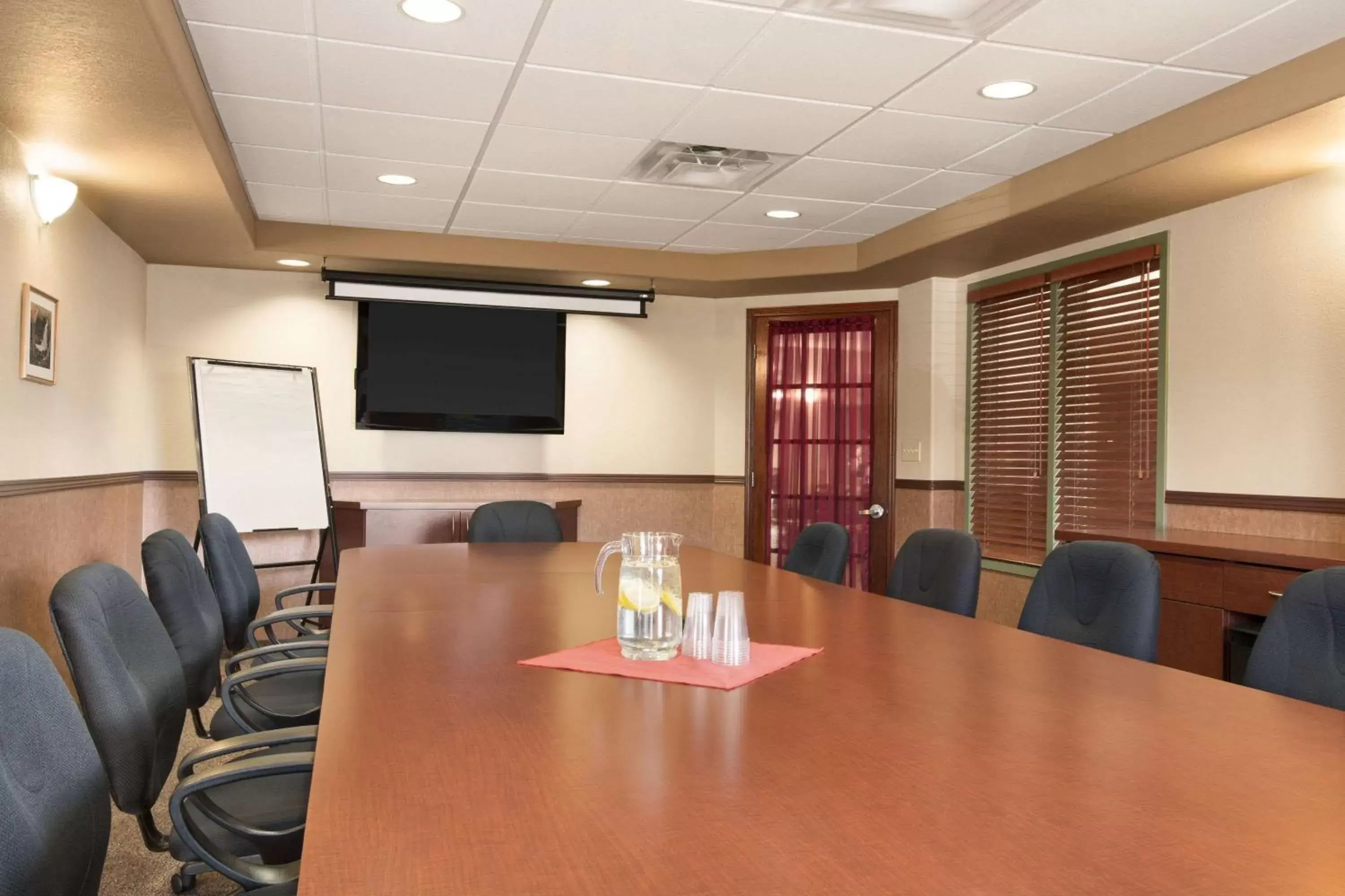 On site, Business Area/Conference Room in Days Inn by Wyndham Thunder Bay North