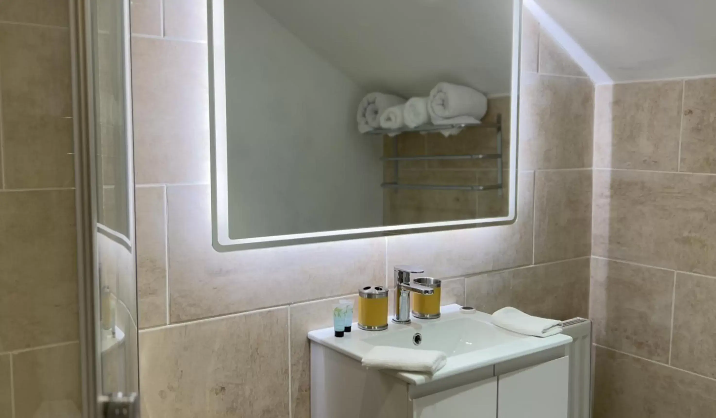 Bathroom in Tumbleweed Cottage