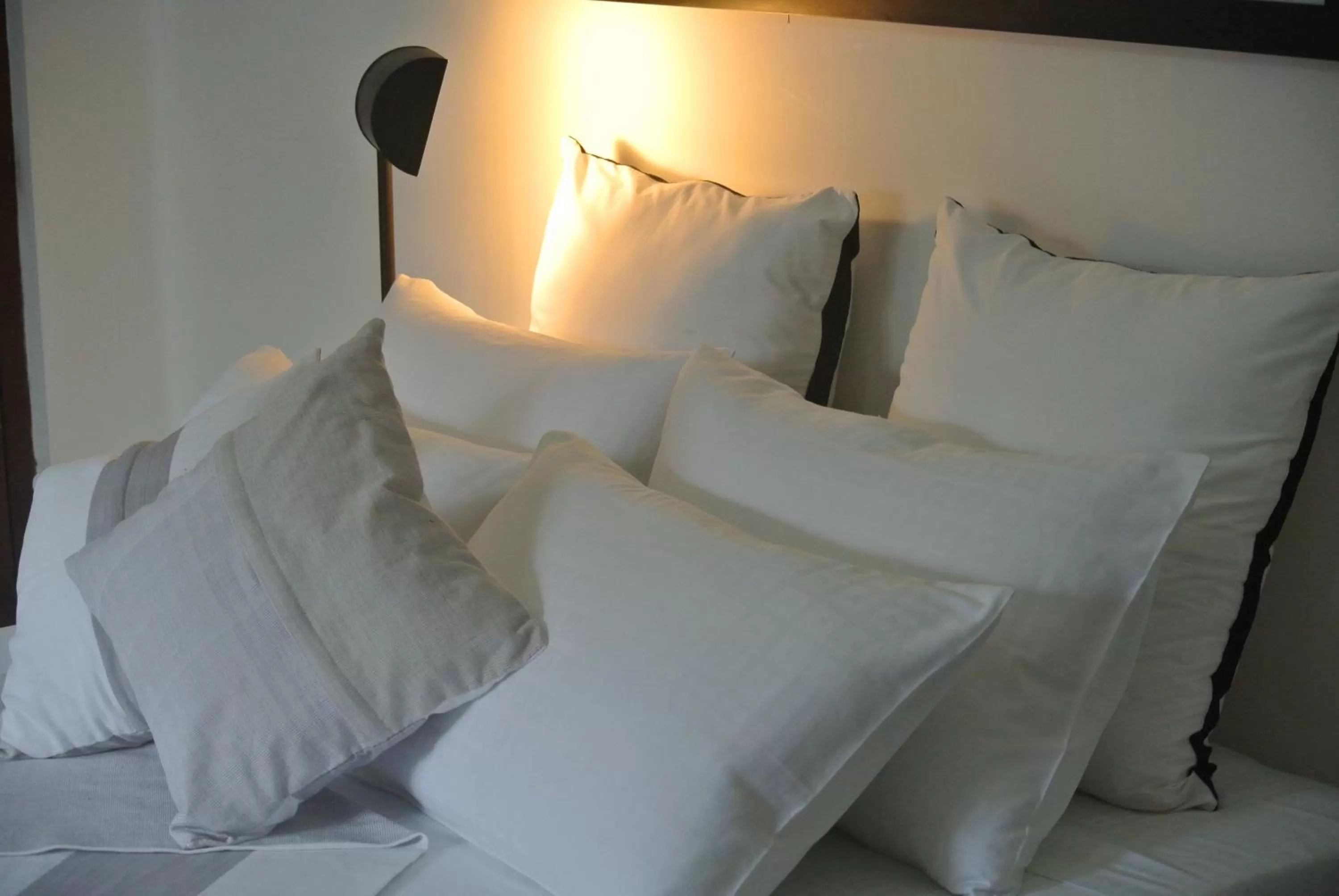 Double Room with Garden View in "27" Spathodea- Oasis in the City