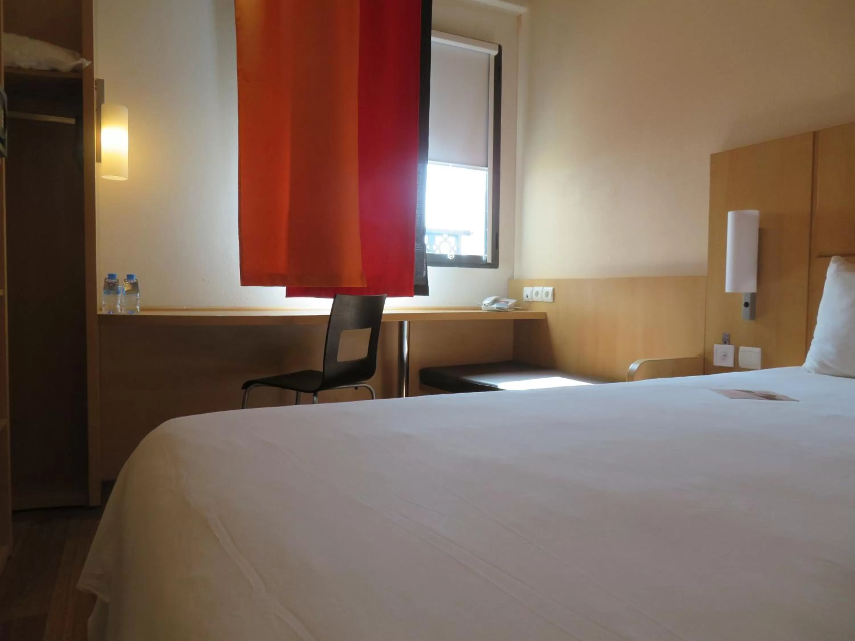 Bedroom, Bed in ibis Tlemcen