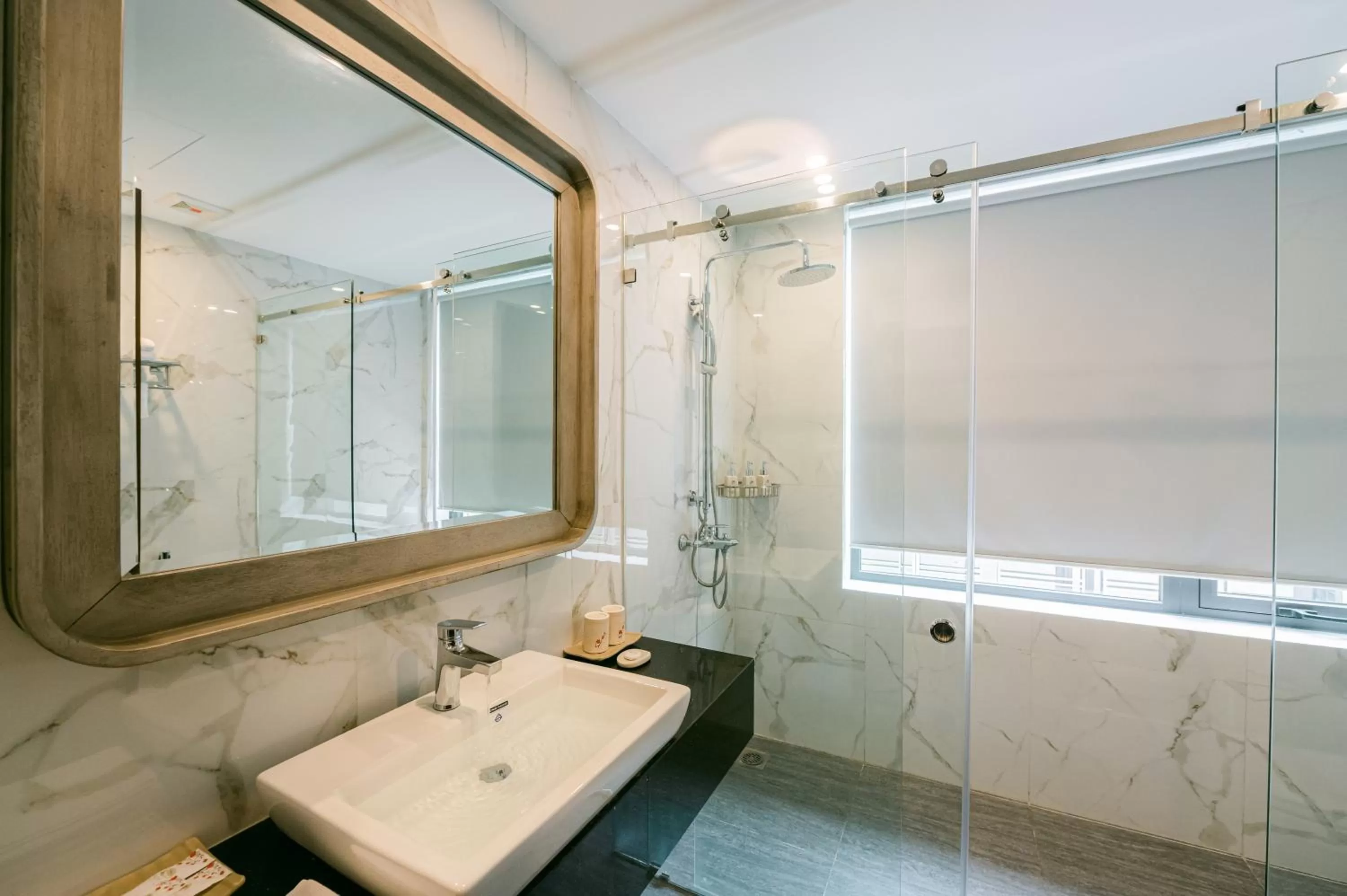 Bathroom in Marigold Hotel Hanoi