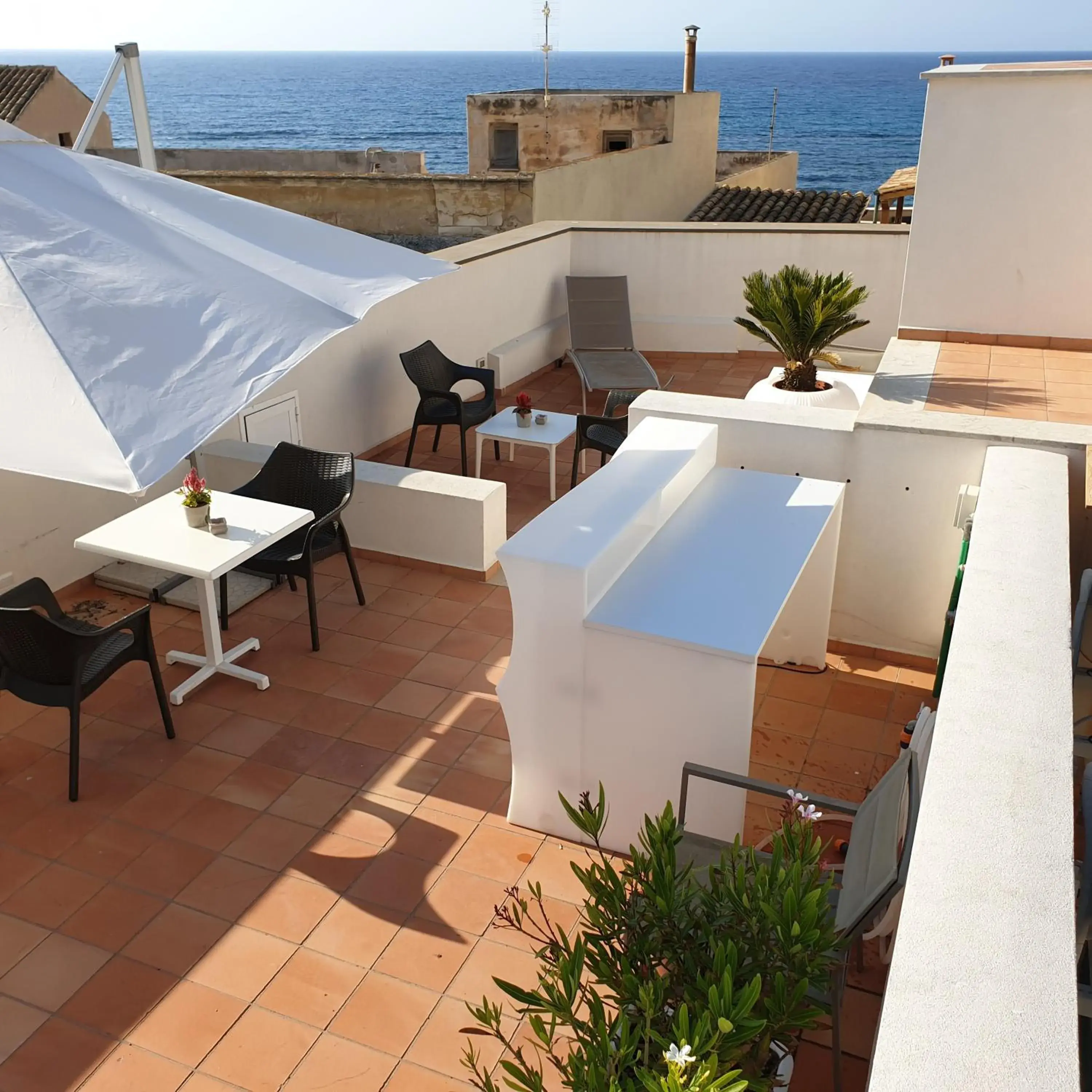 Balcony/Terrace, Pool View in ZIBIBBO SUITES & ROOMS - XIX Palazzo Mauro