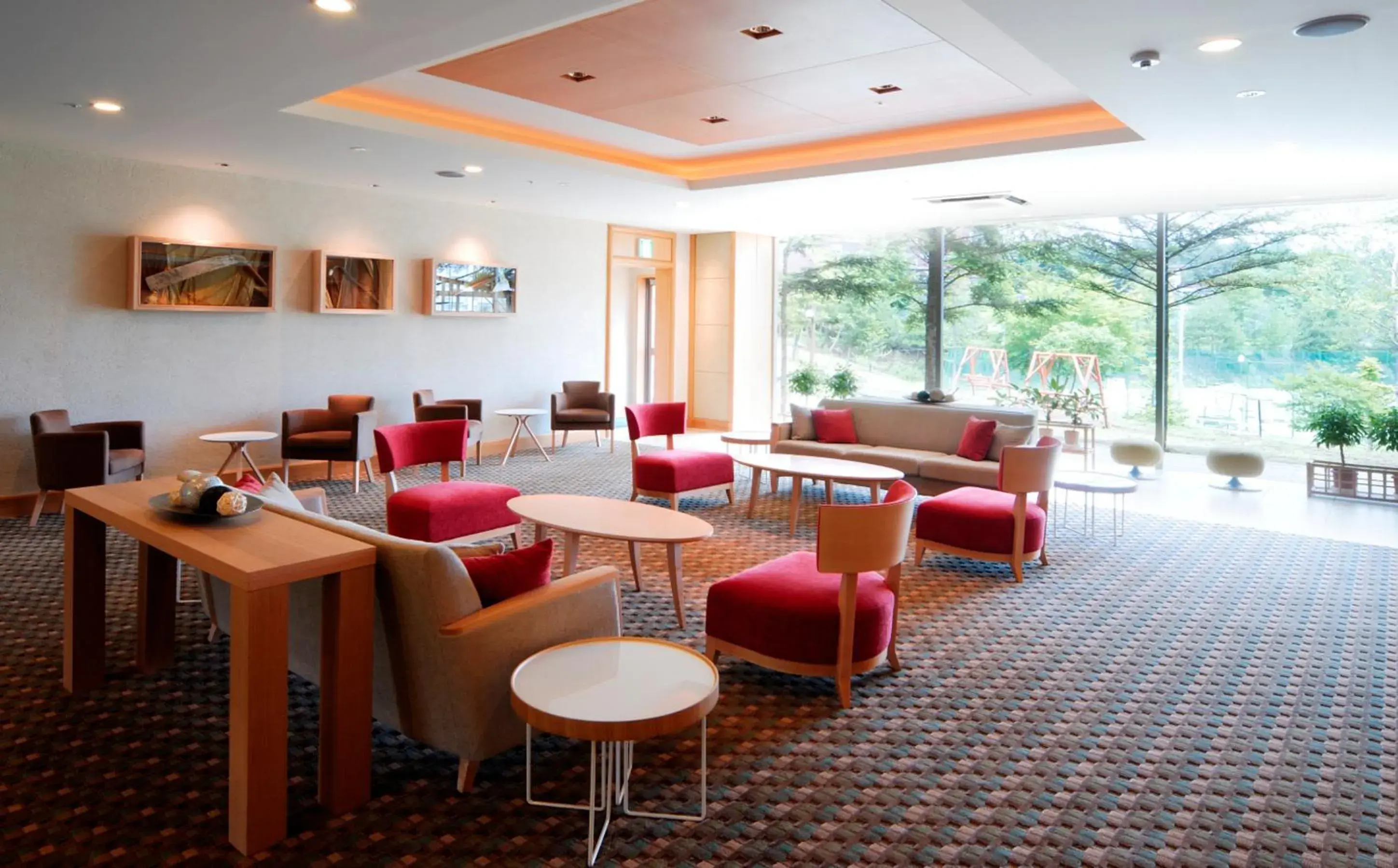 Lobby or reception, Lounge/Bar in Kusatsu Now Resort Hotel