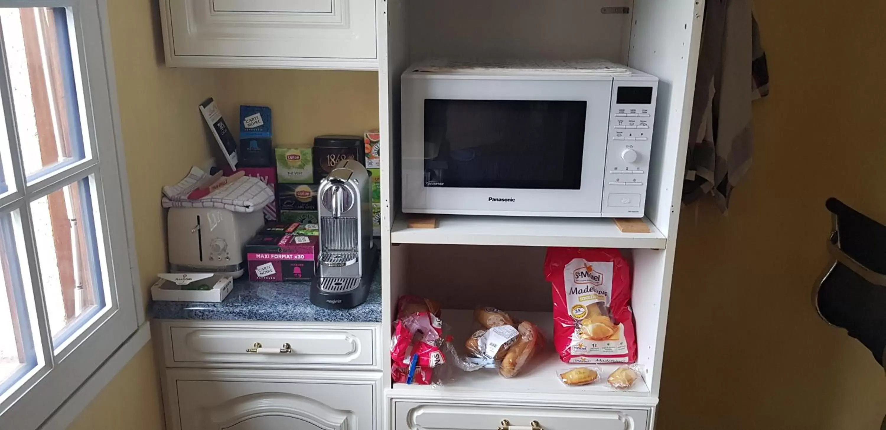 Breakfast, TV/Entertainment Center in BELEM