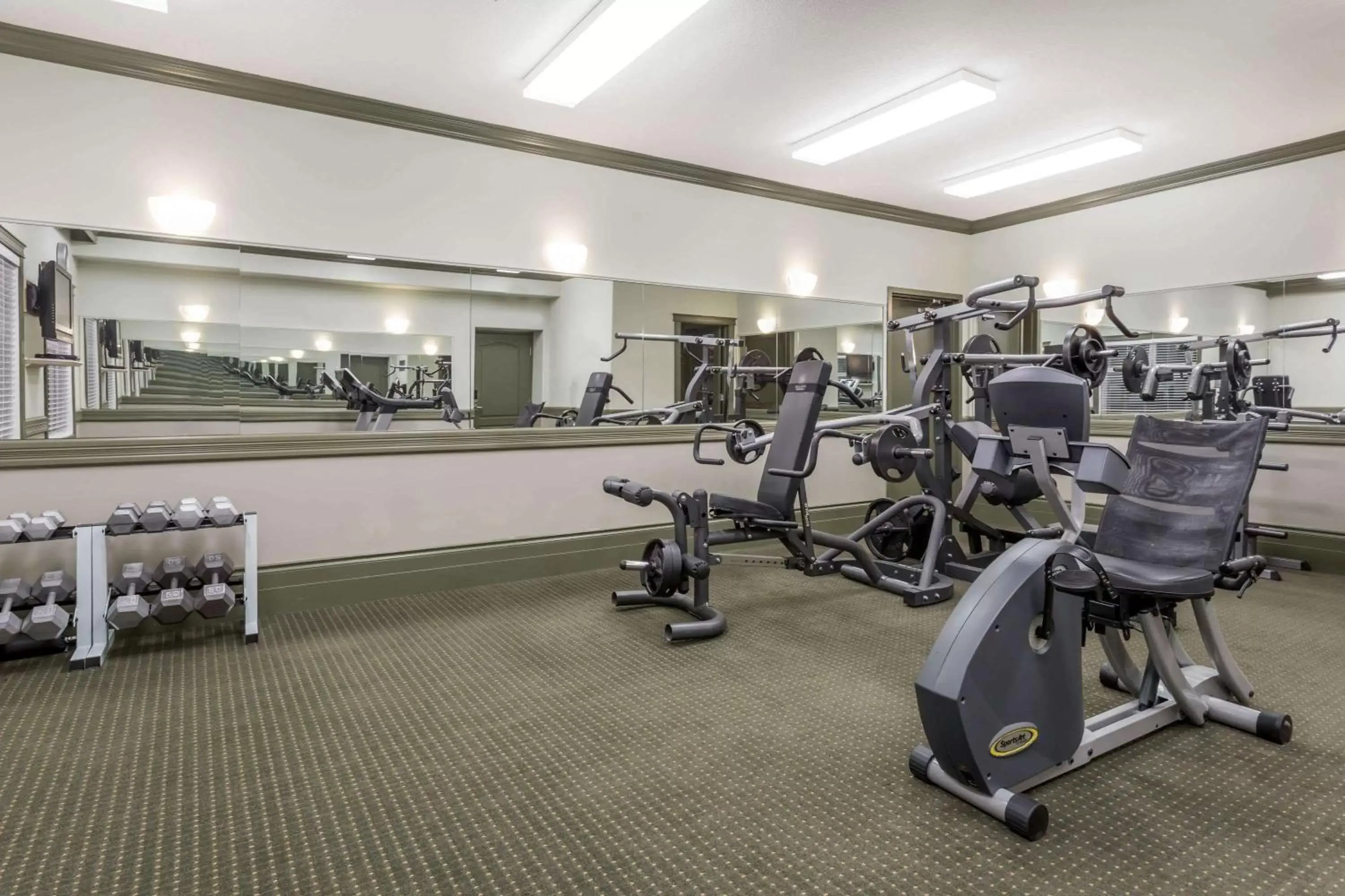Fitness centre/facilities, Fitness Center/Facilities in Ramada by Wyndham Hinton