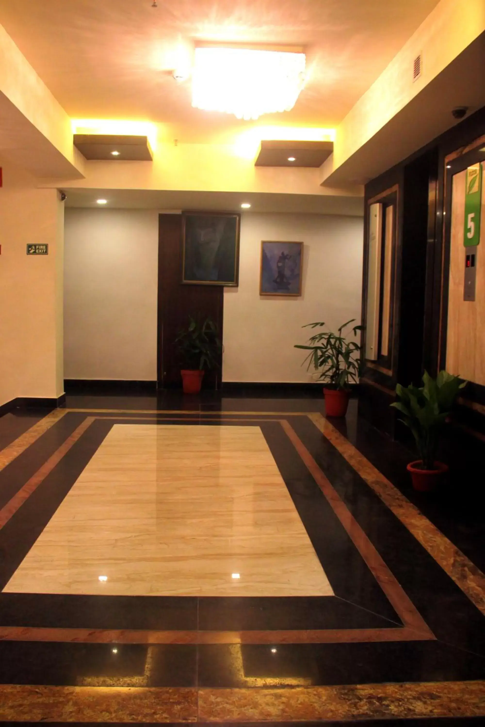 Area and facilities in Ethnotel, Kolkata Airport