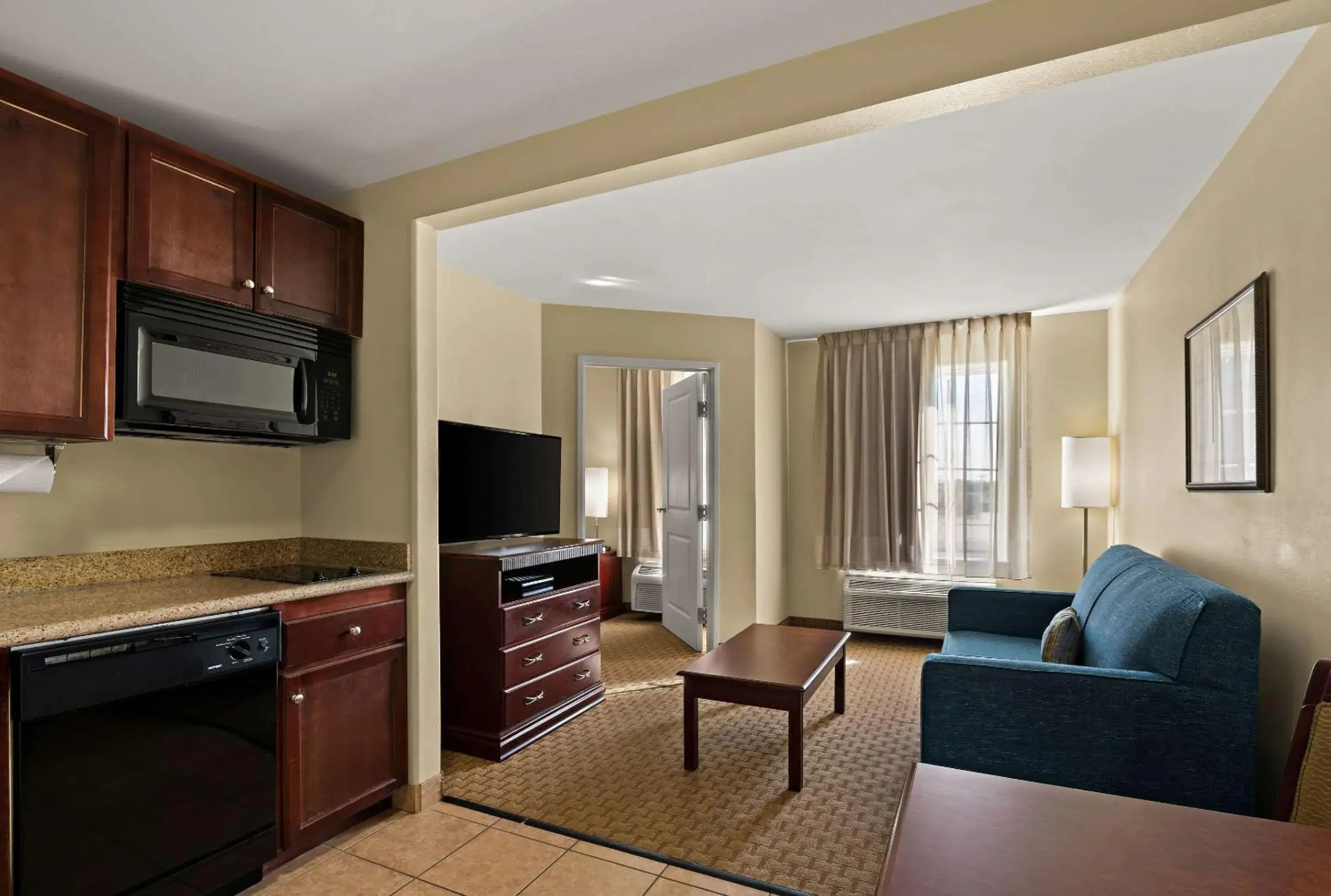 Bedroom, Seating Area in Mainstay Suites Houma