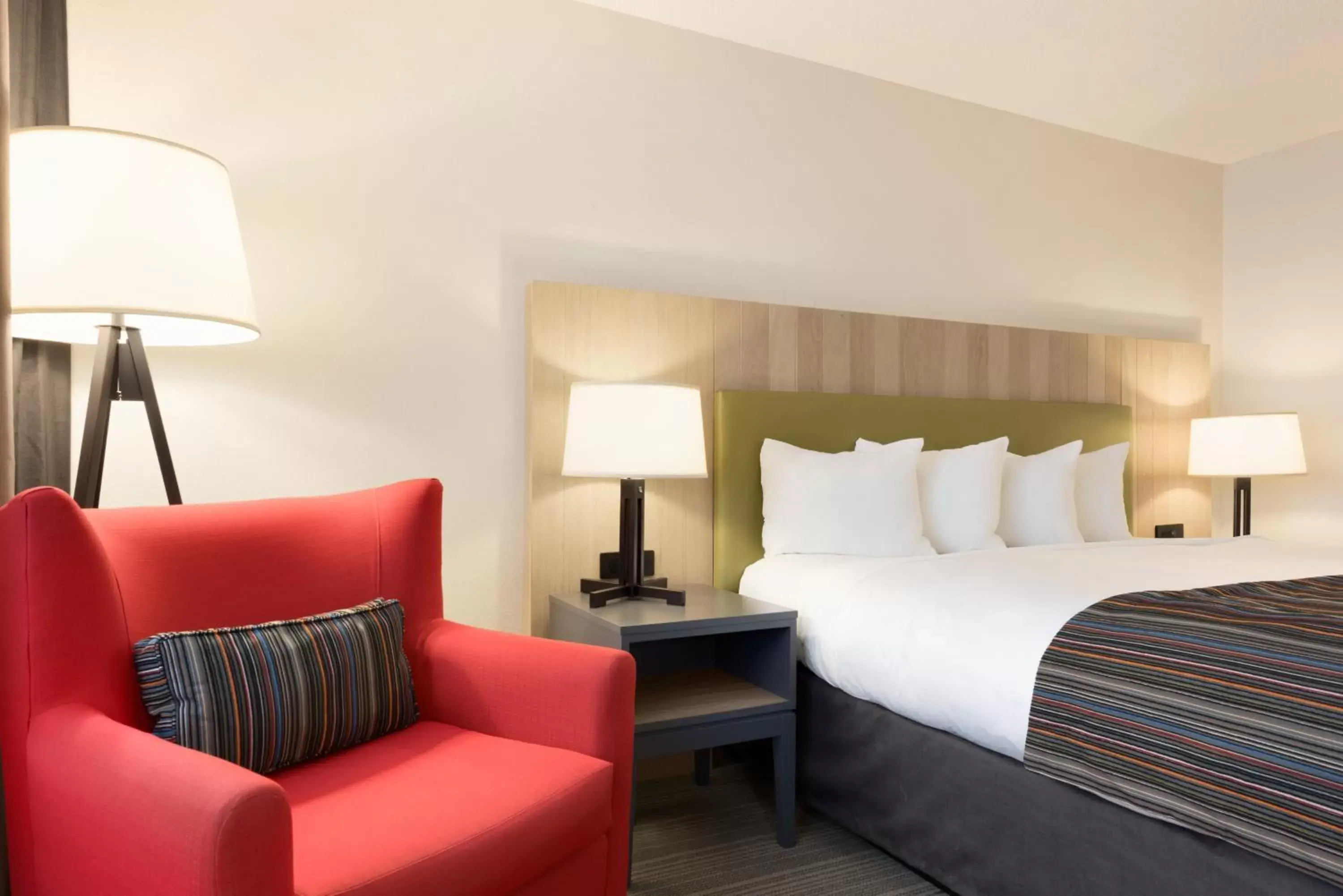 Bed in Country Inn & Suites by Radisson, Chippewa Falls, WI