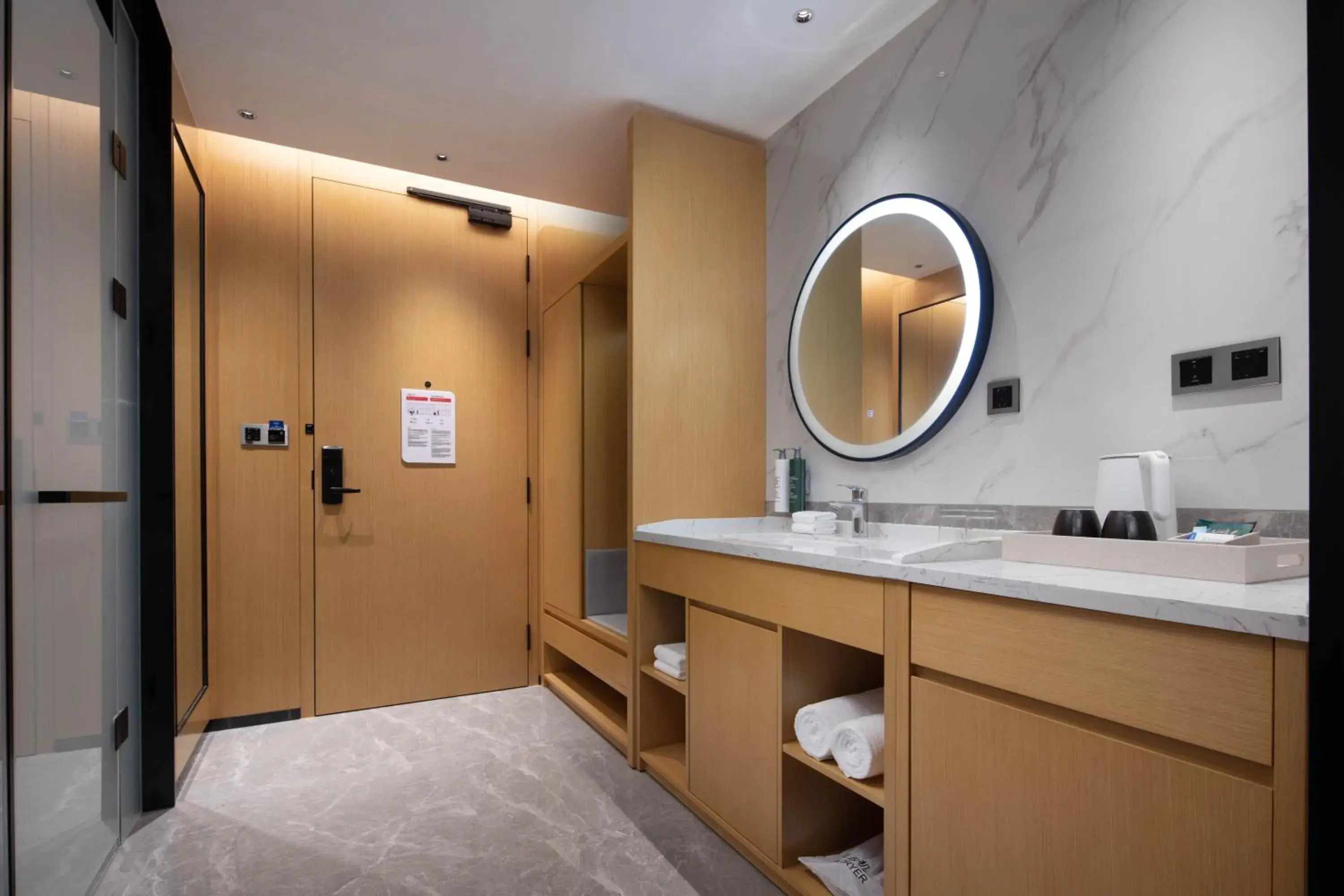 Toilet, Bathroom in Hilton Garden Inn Hangzhou Xiaoshan