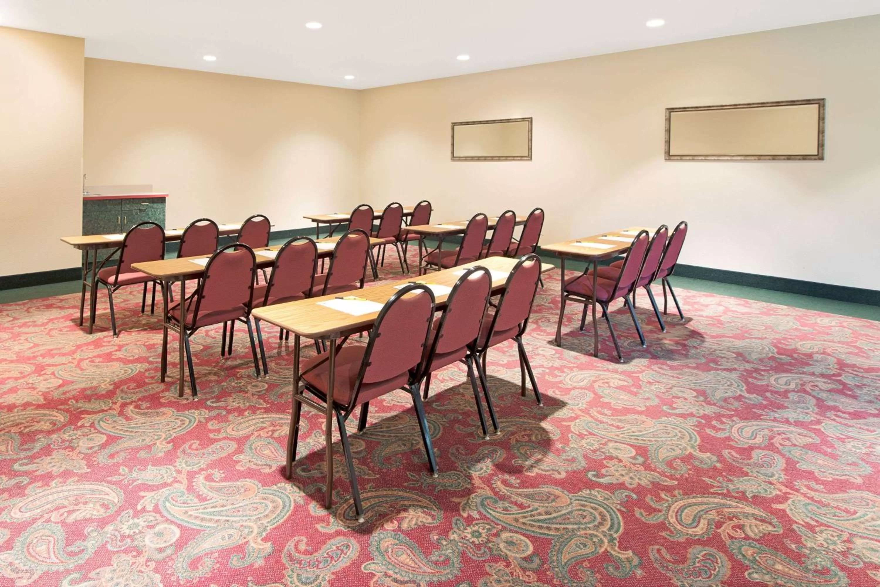 On site in Super 8 by Wyndham Bonne Terre