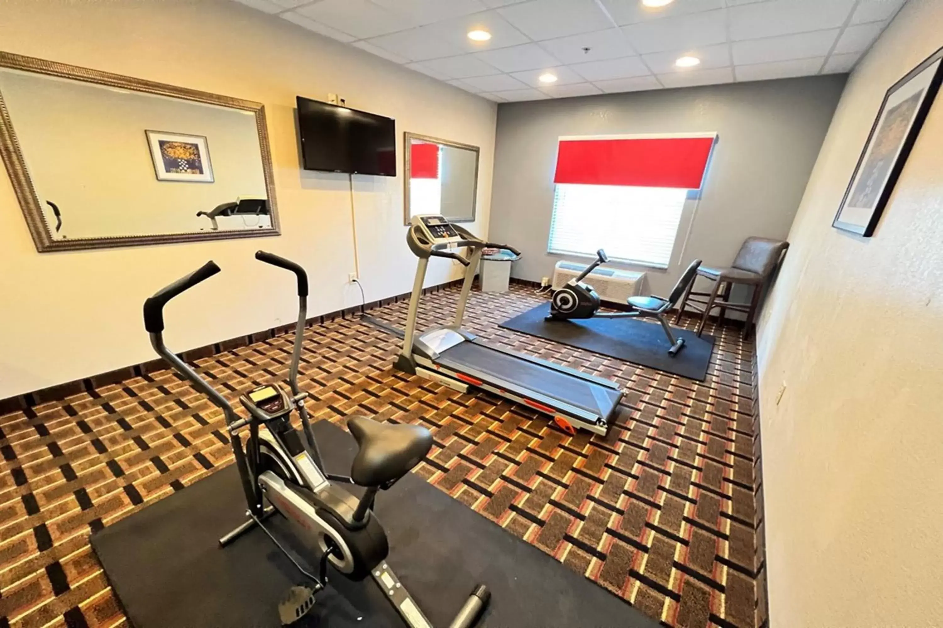 Fitness centre/facilities, Fitness Center/Facilities in Econo Lodge