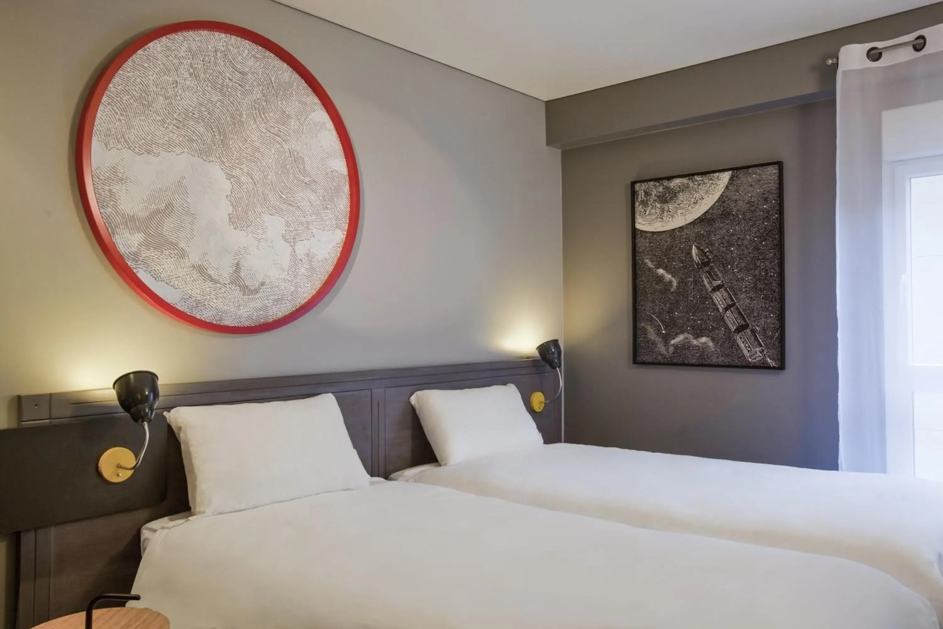 Standard Twin Room in ibis Styles Paris Mairie de Montreuil