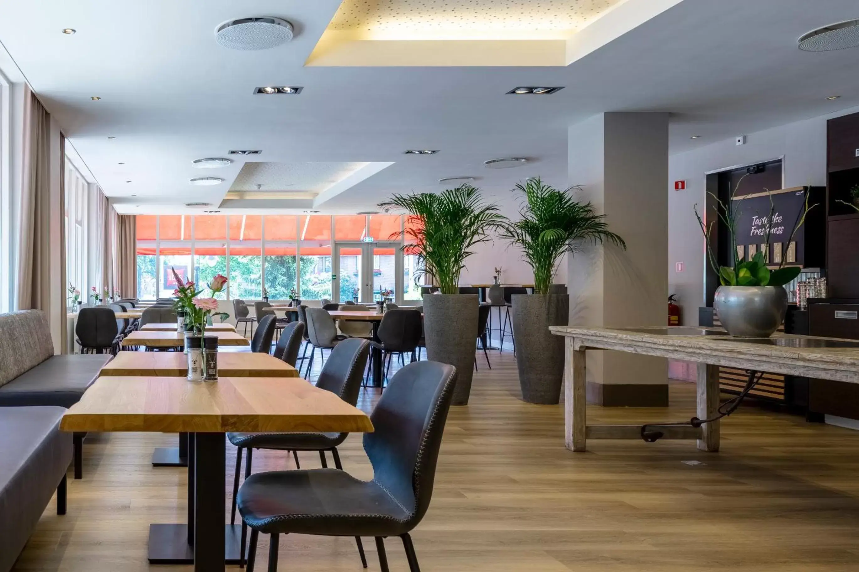 Restaurant/places to eat in ibis Utrecht Restaurant/places to eat in ibis Utrecht