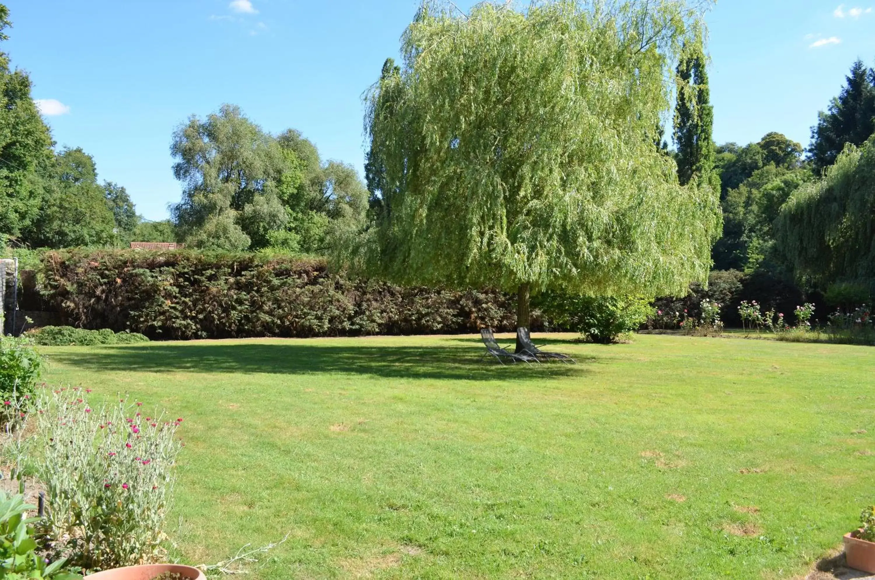 Property building, Garden in L'ESCALE DES 2 EAUX