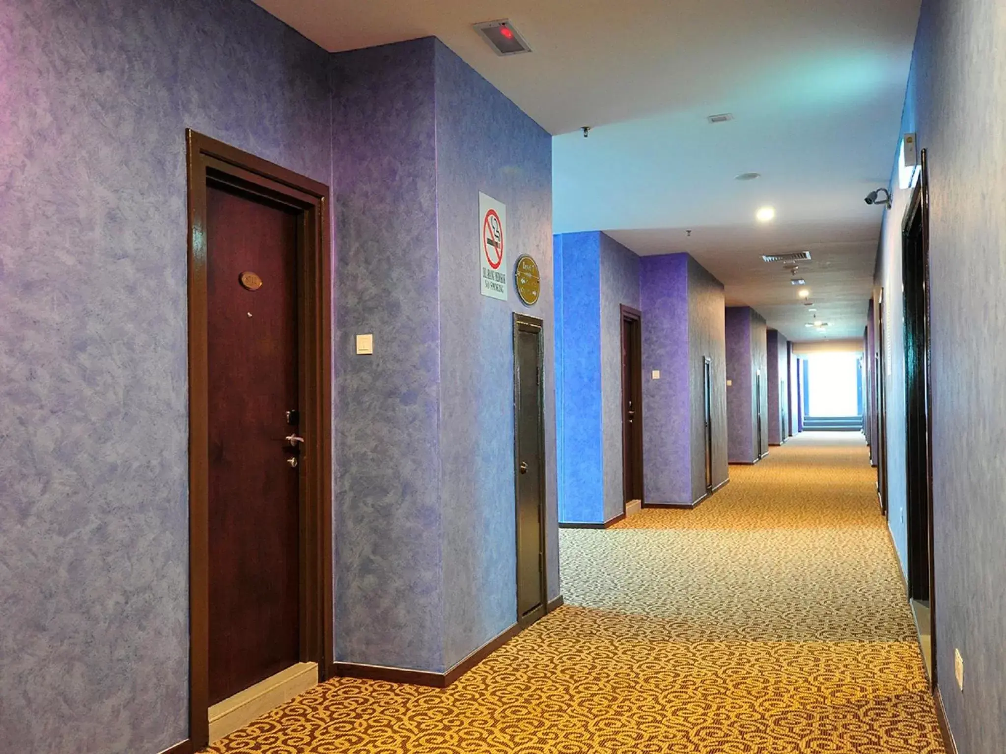 Area and facilities in Marvelux Hotel