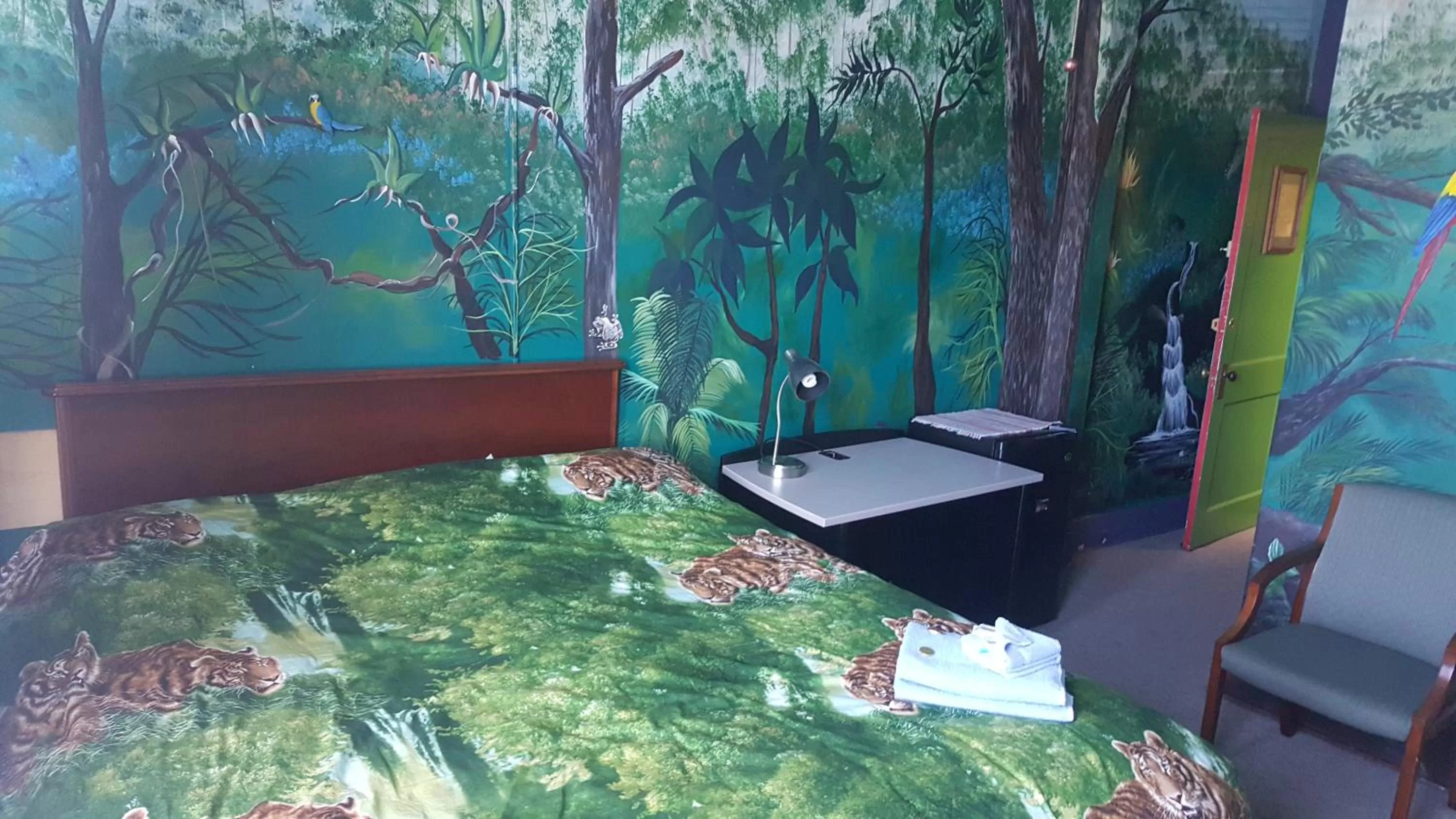 Decorative detail, Bed in The Pirate Haus Inn