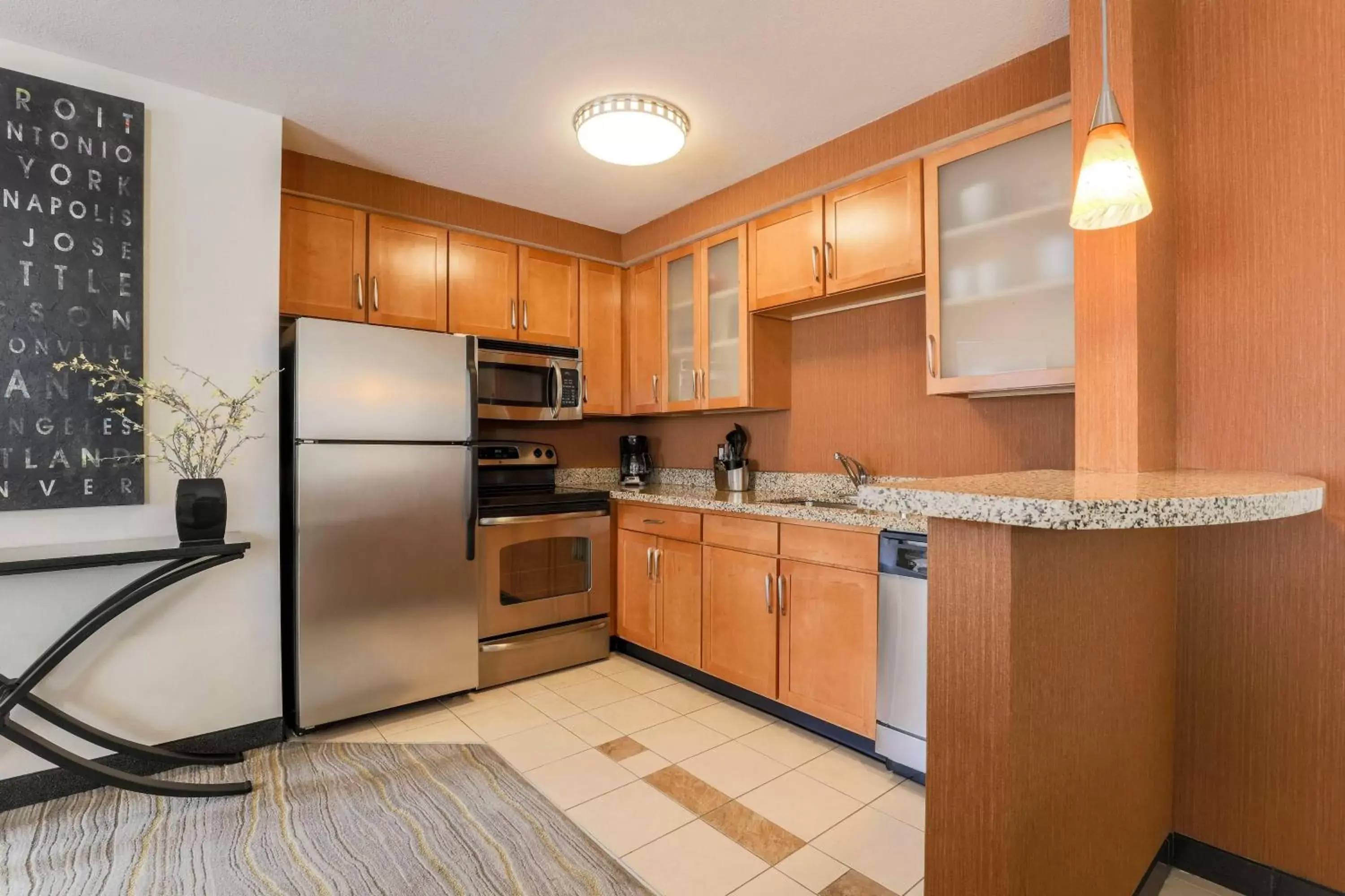 Kitchen or kitchenette, Kitchen/Kitchenette in Residence Inn Phoenix Glendale Sports & Entertainment District