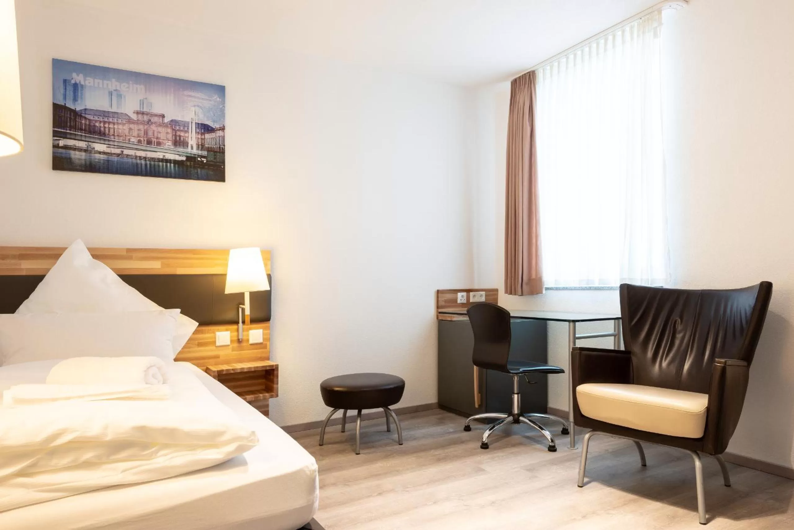 Photo of the whole room, Bed in Hotel in Laisen