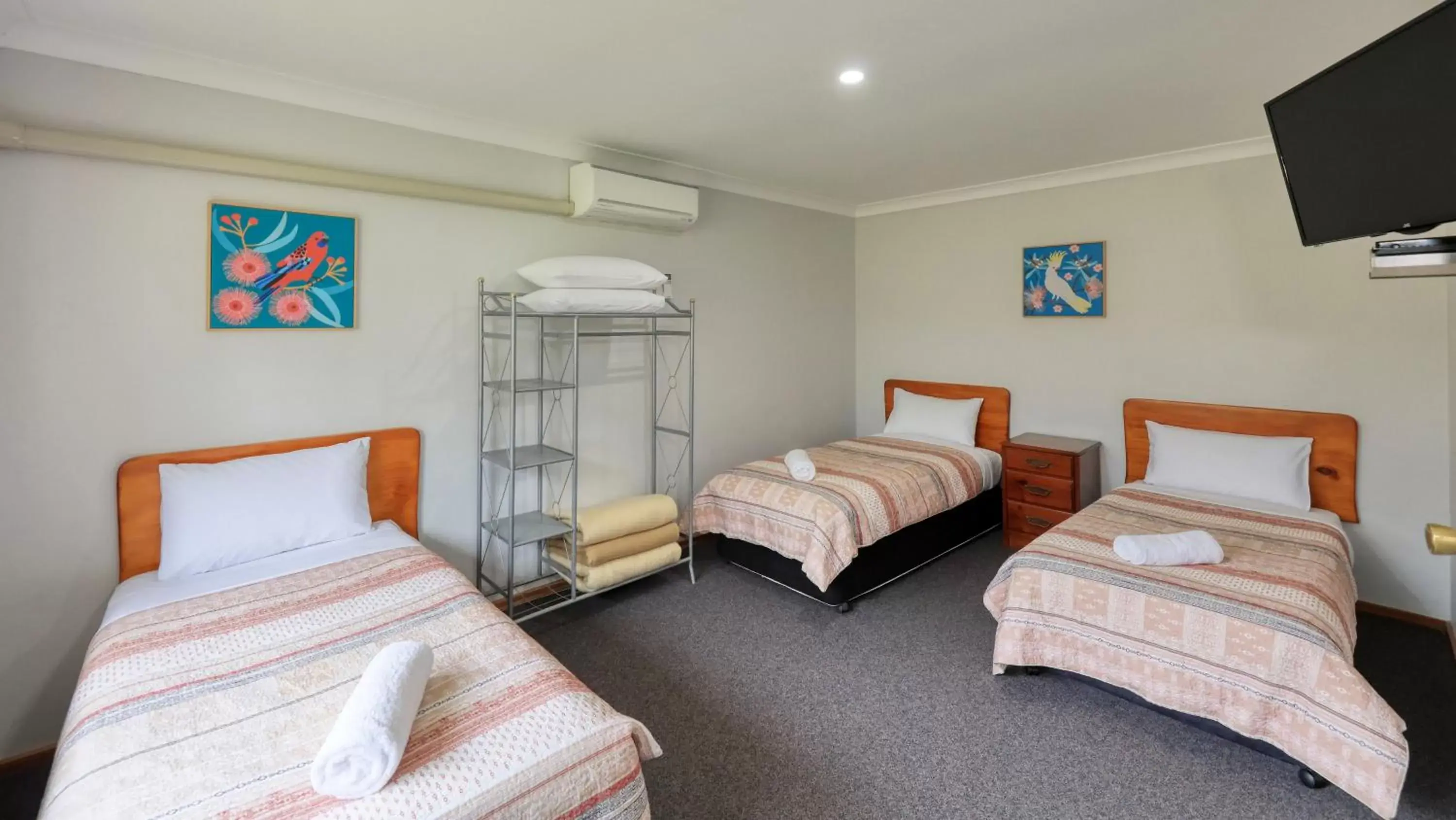 Photo of the whole room, Bed in Kempsey Powerhouse Motel
