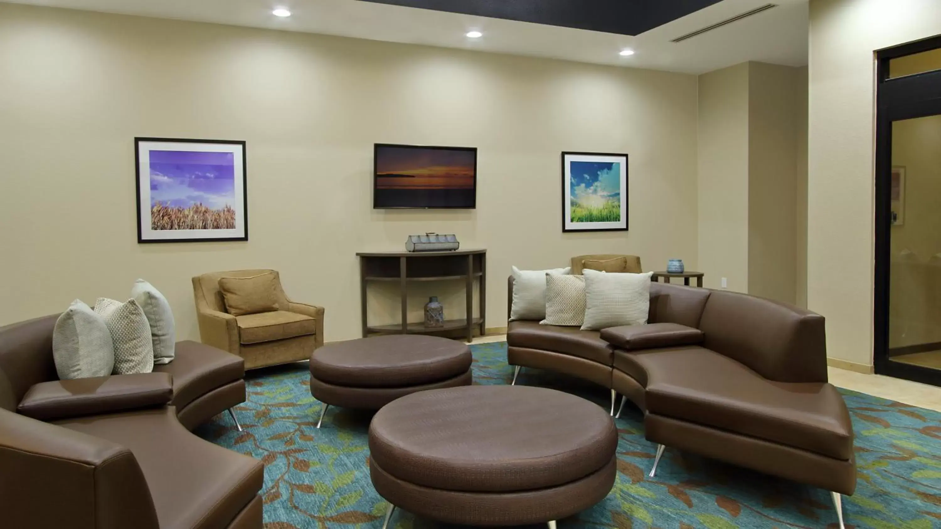 Property building, Seating Area in Candlewood Suites - Frisco, an IHG Hotel