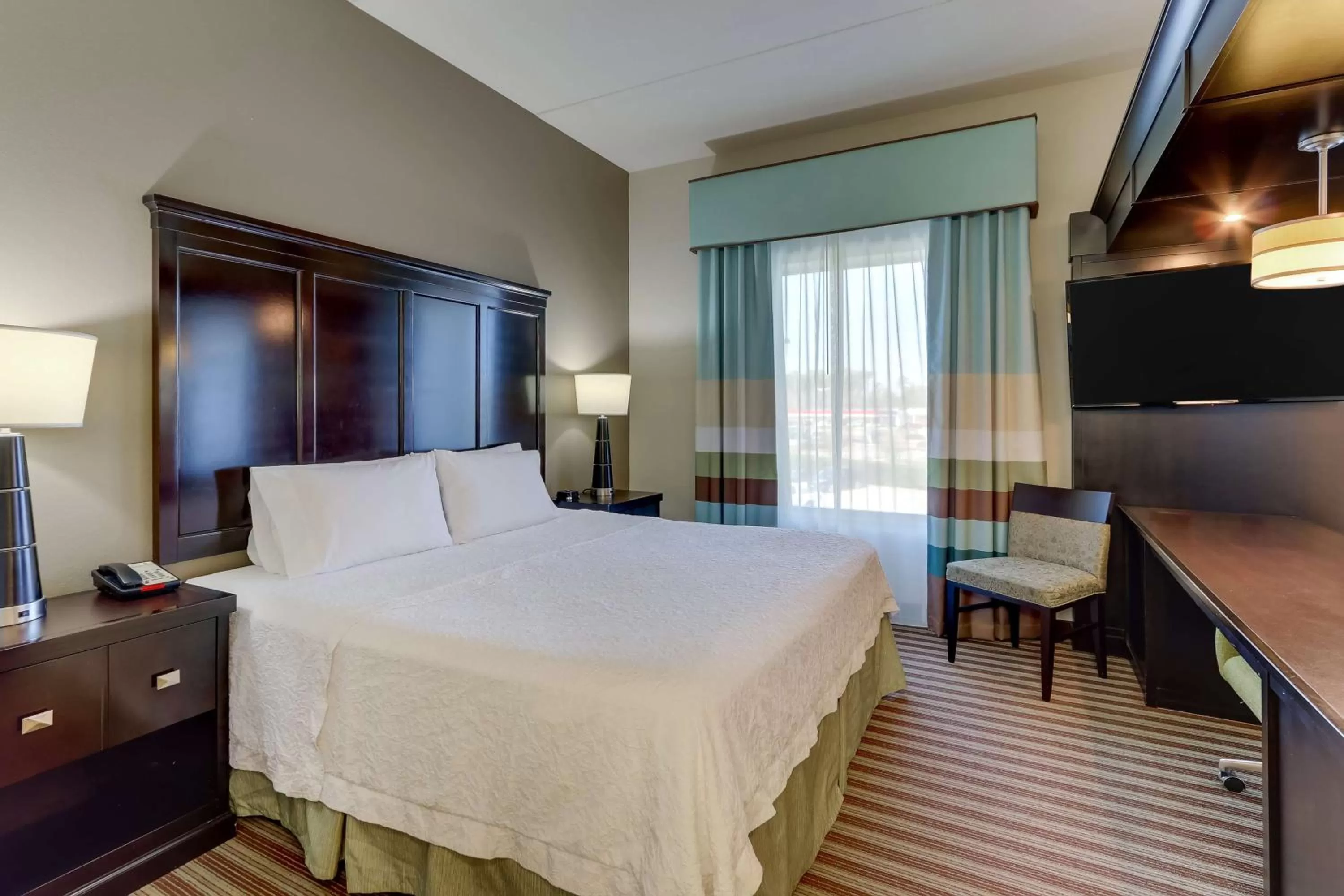 Bedroom, Bed in Hampton Inn and Suites Swansboro Near Camp Lejeune