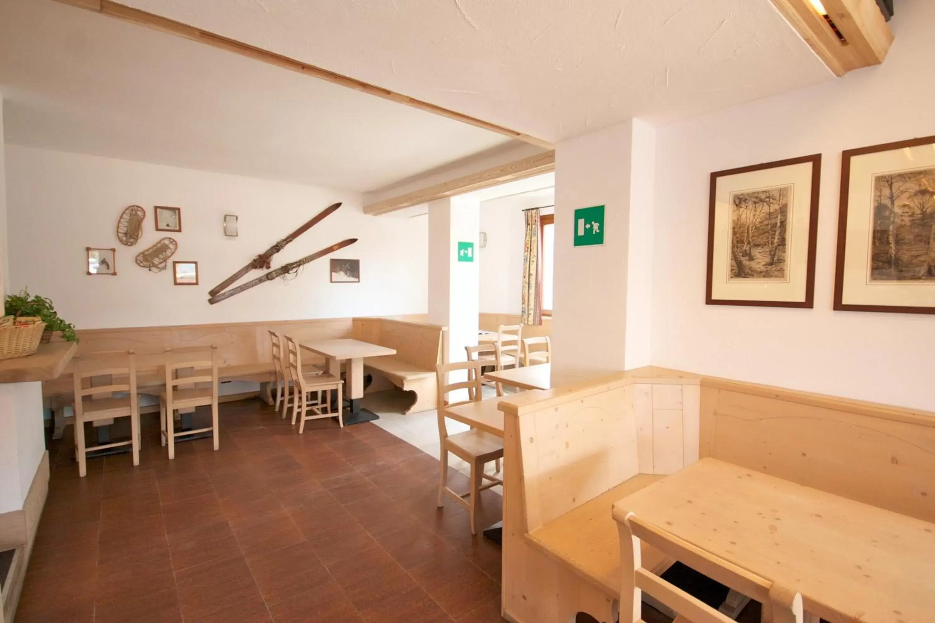 Lounge or bar, Dining Area in Hotel Vallechiara