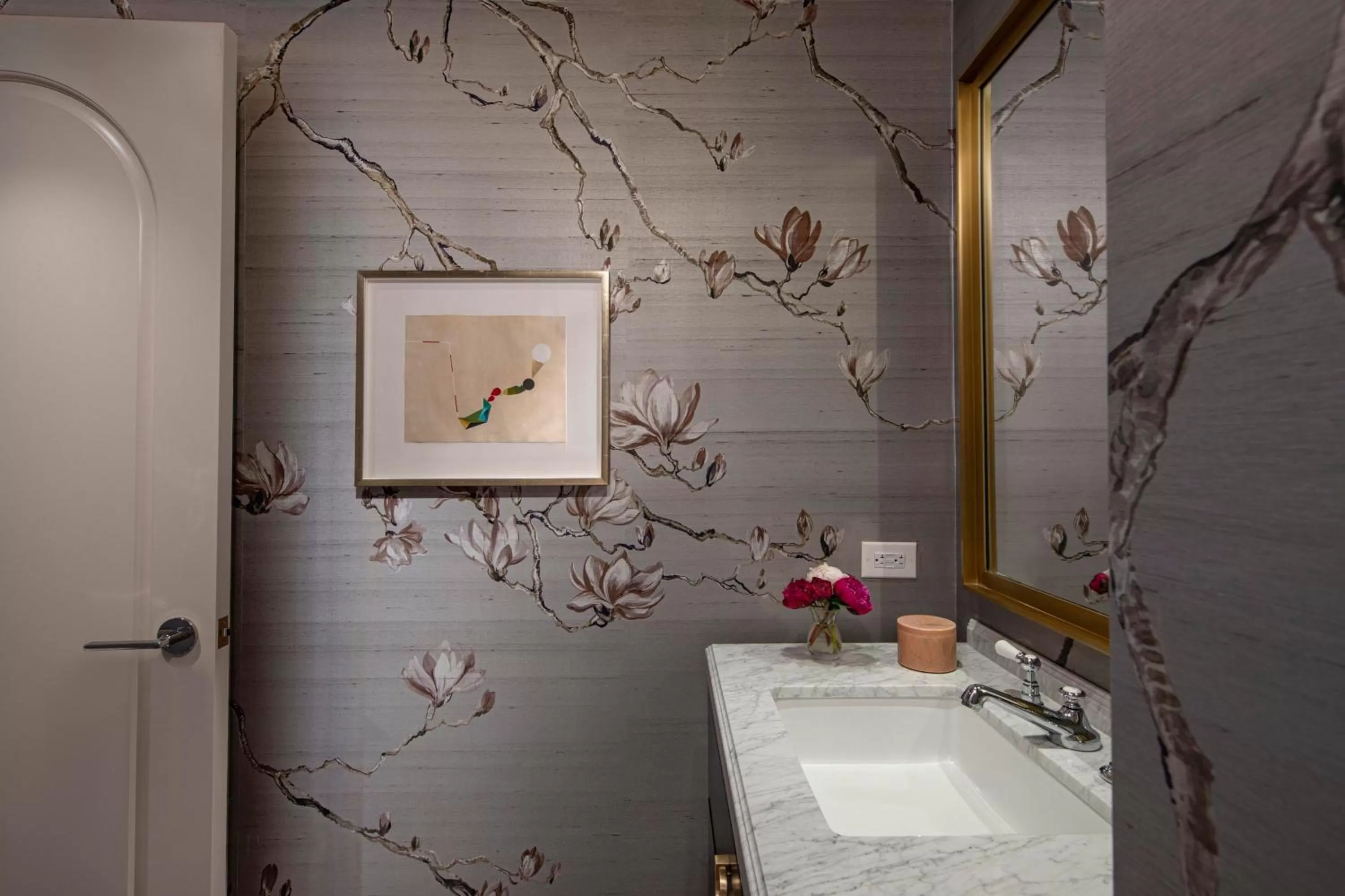 Photo of the whole room in JW Marriott Essex House New York