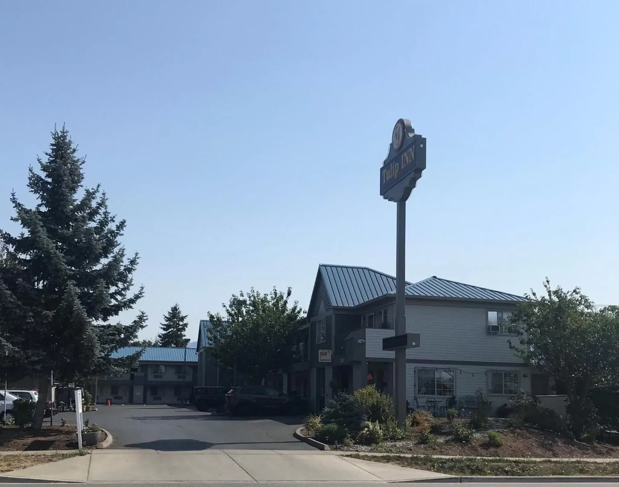 Property Building in Tulip Inn Mount Vernon