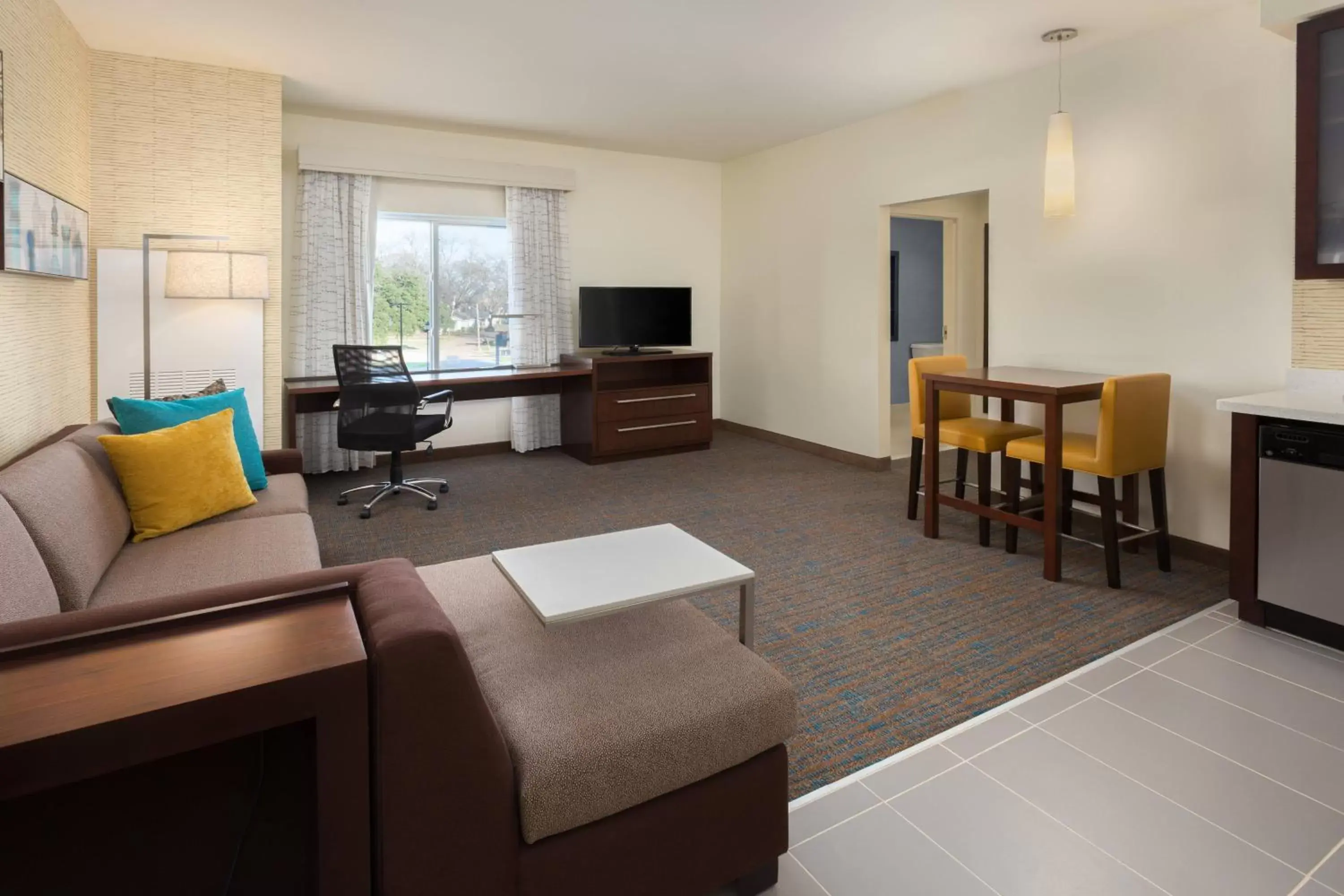 Living room, Seating Area in Residence Inn by Marriott Shreveport-Bossier City/Downtown