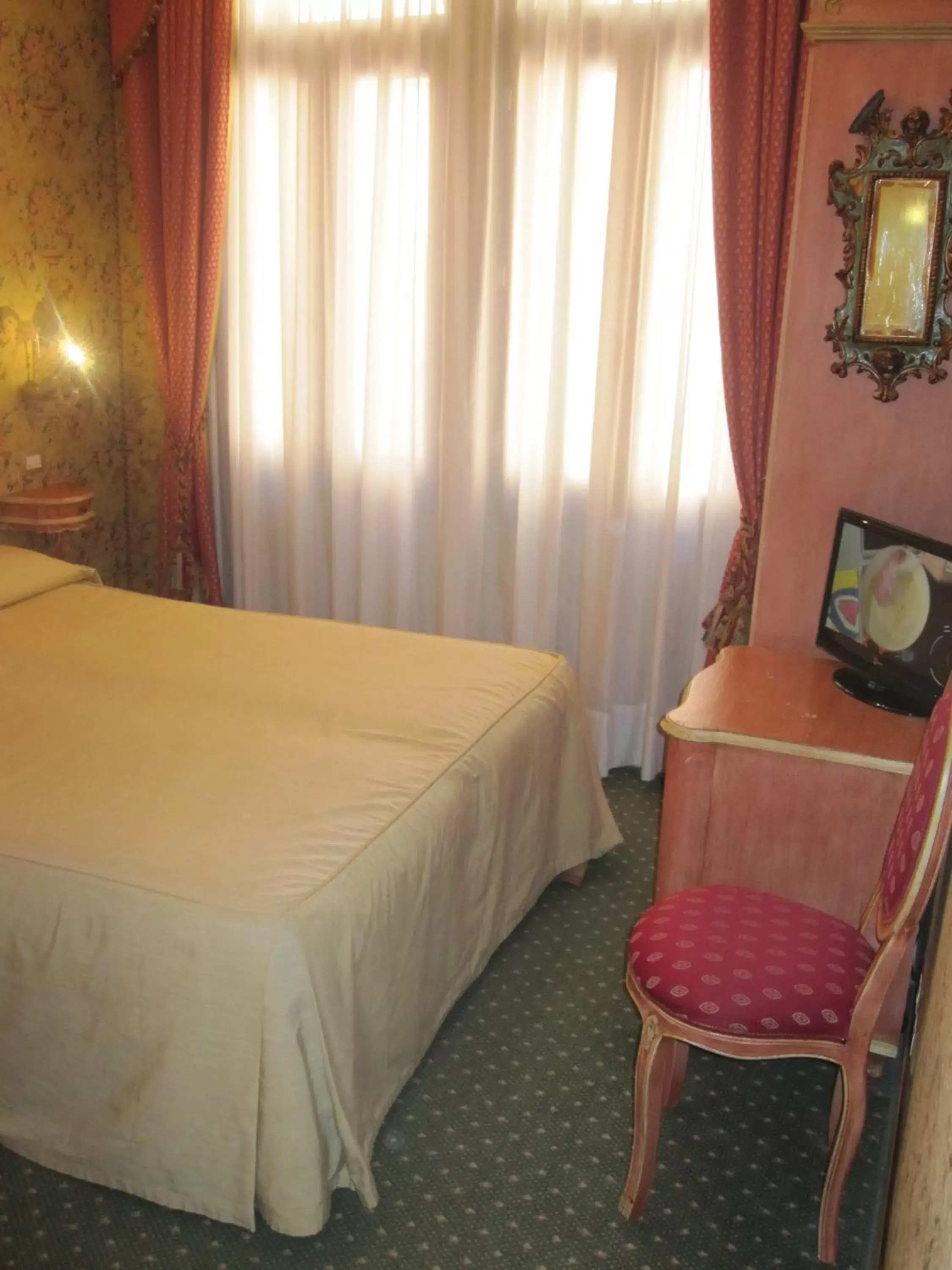 Small Double or Twin Room in Locanda Ca' del Brocchi