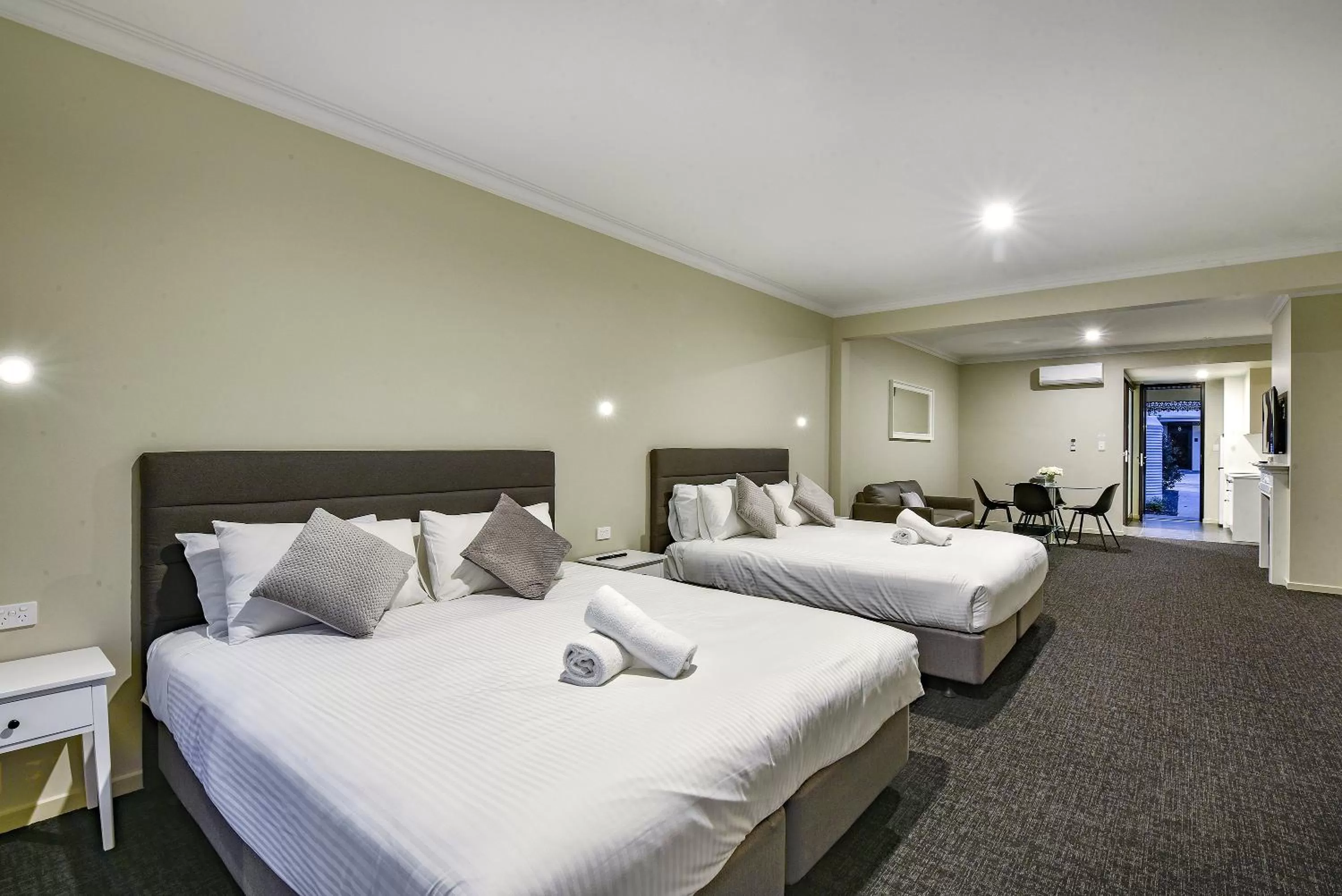 Bedroom, Bed in Aloha Central Premium Studios