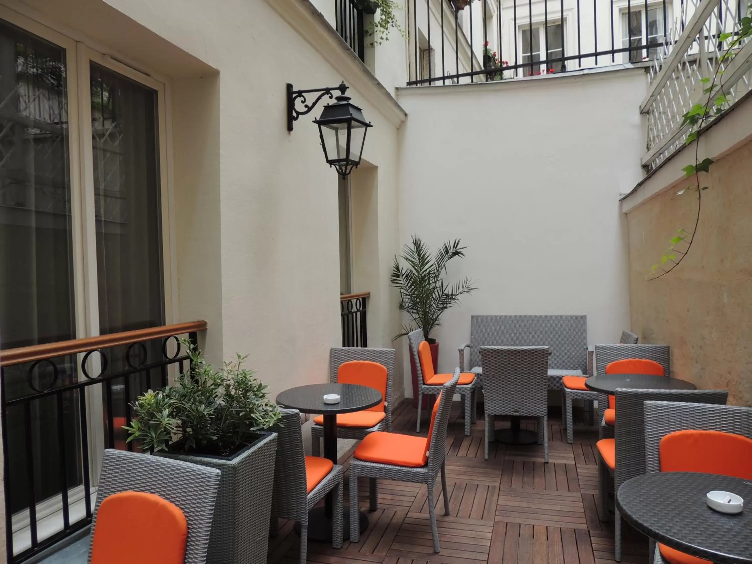 Balcony/Terrace, Restaurant/Places to Eat in Hôtel Eden Opéra