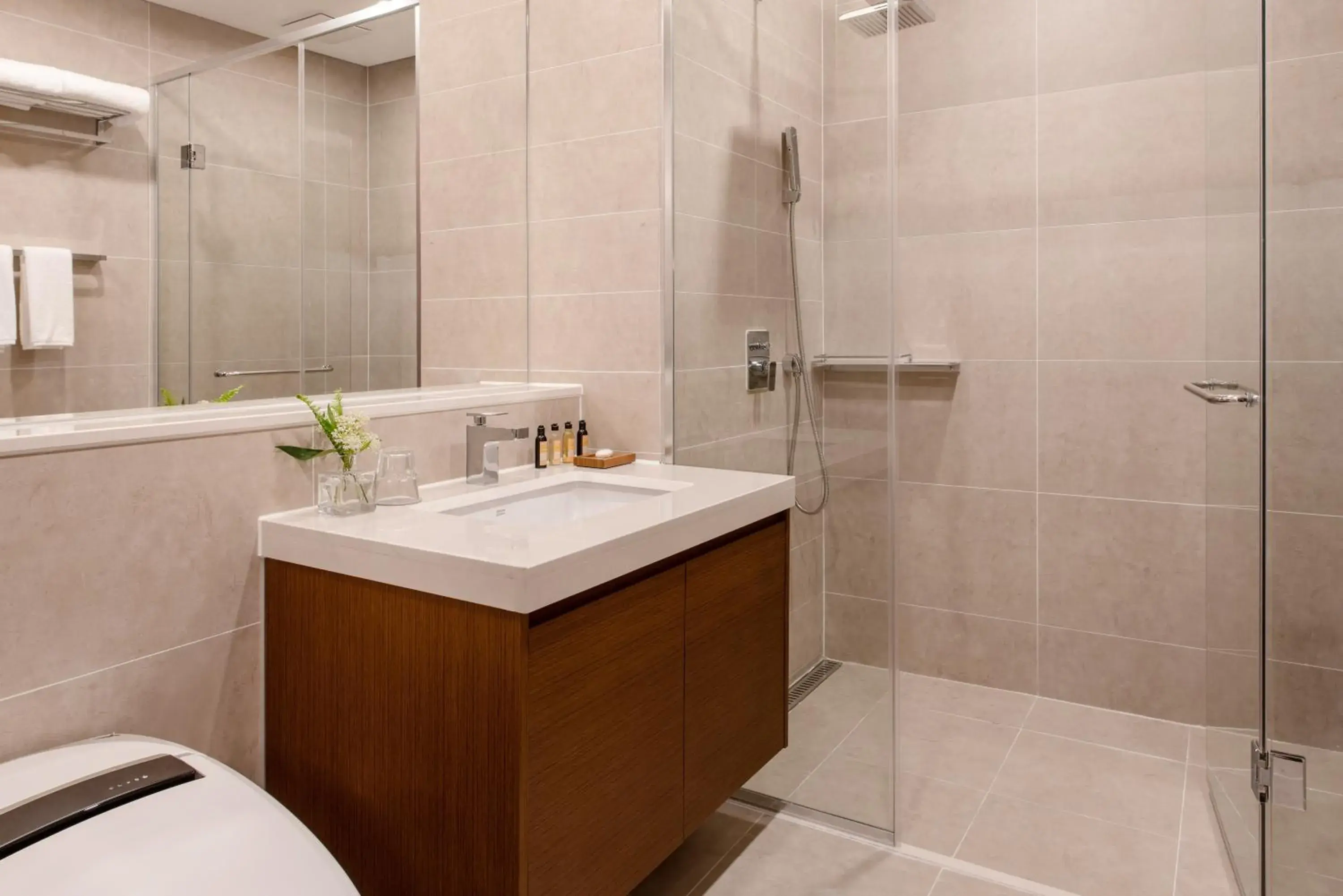 Bathroom in Somerset Jeju Shinhwa World Bathroom in Somerset Jeju Shinhwa World