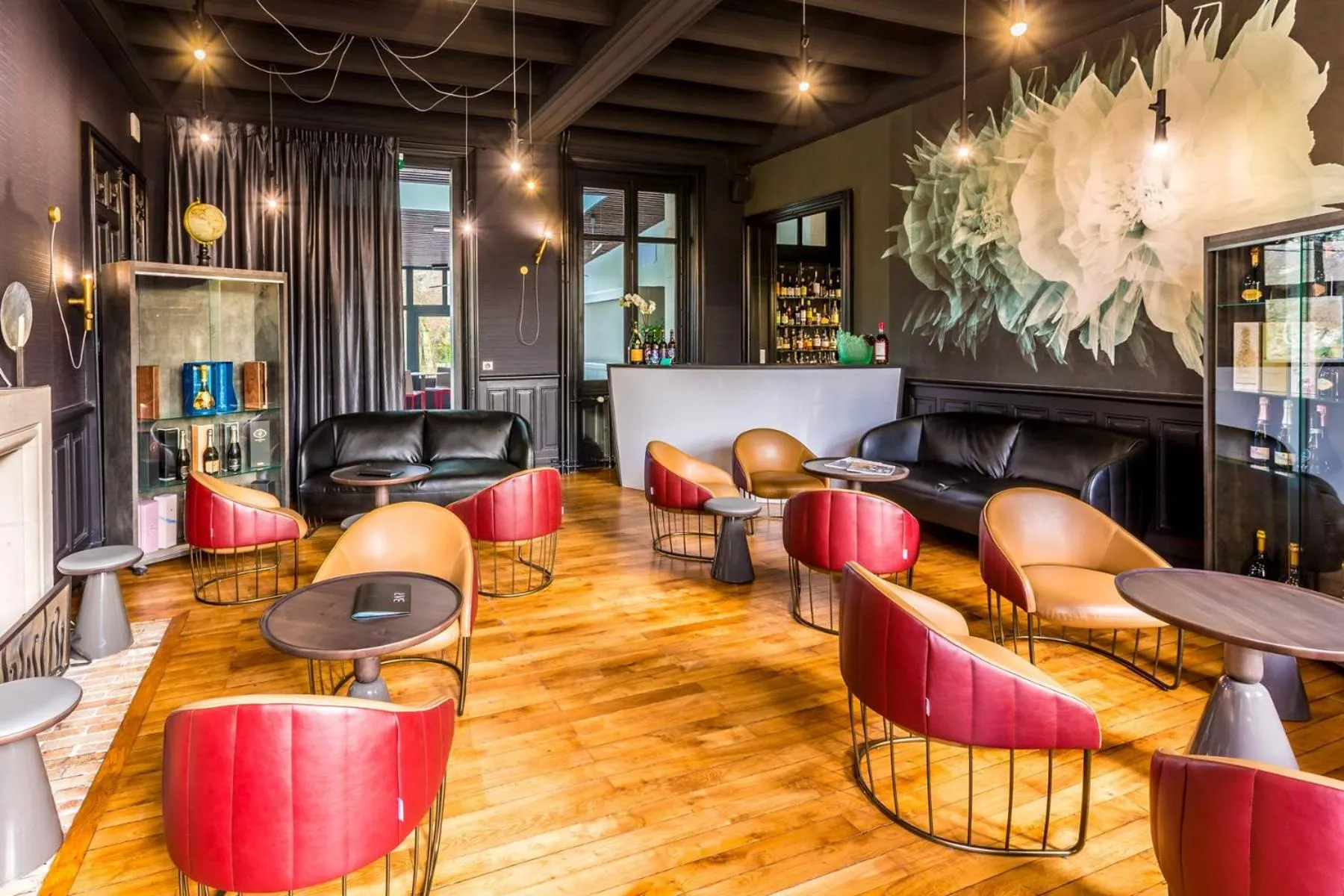 Lounge or bar in Hotel Château de la Barbinière