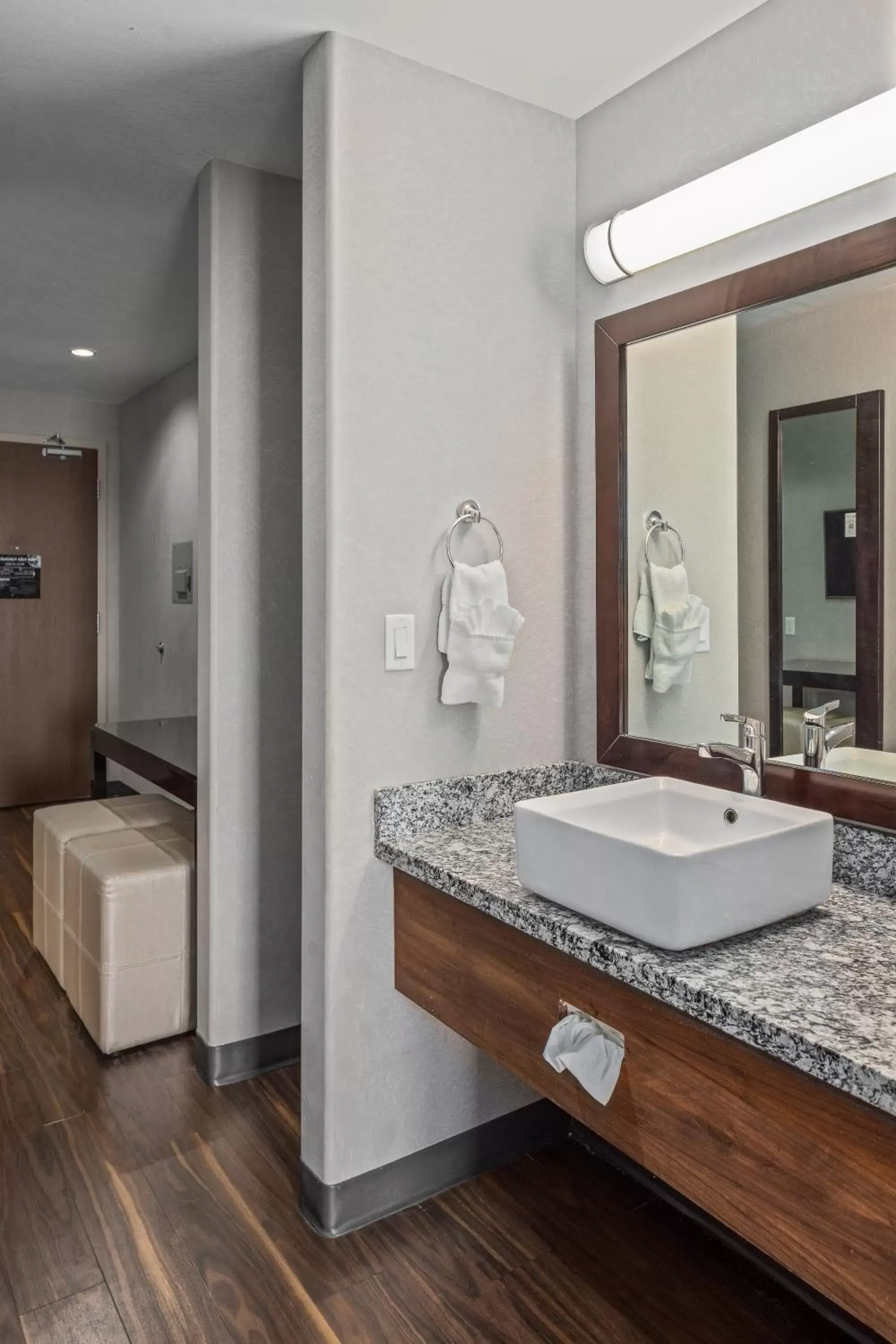 Bathroom in Home Inn & Suites Regina Airport