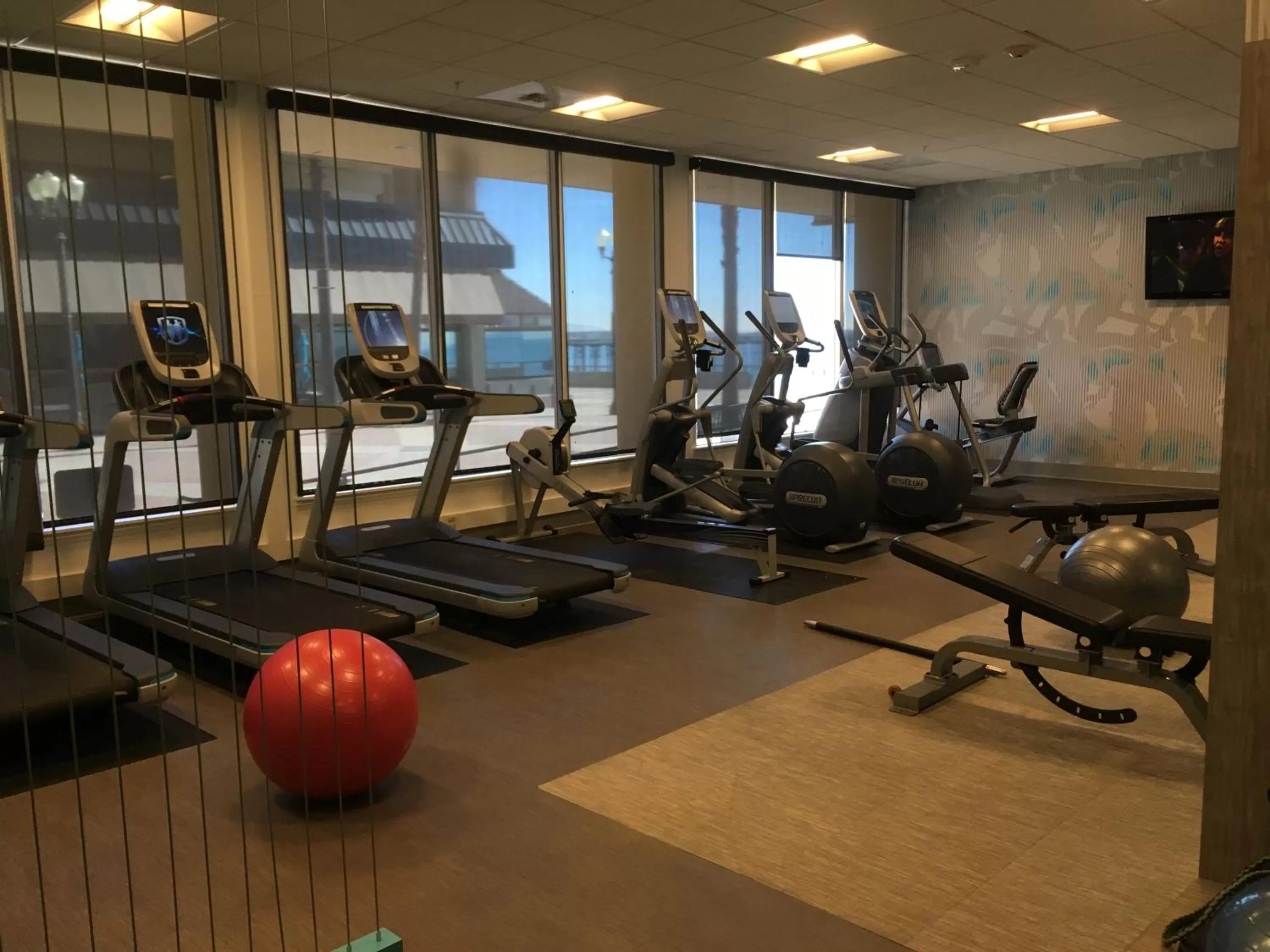 Fitness centre/facilities in Crowne Plaza Ventura Beach by IHG