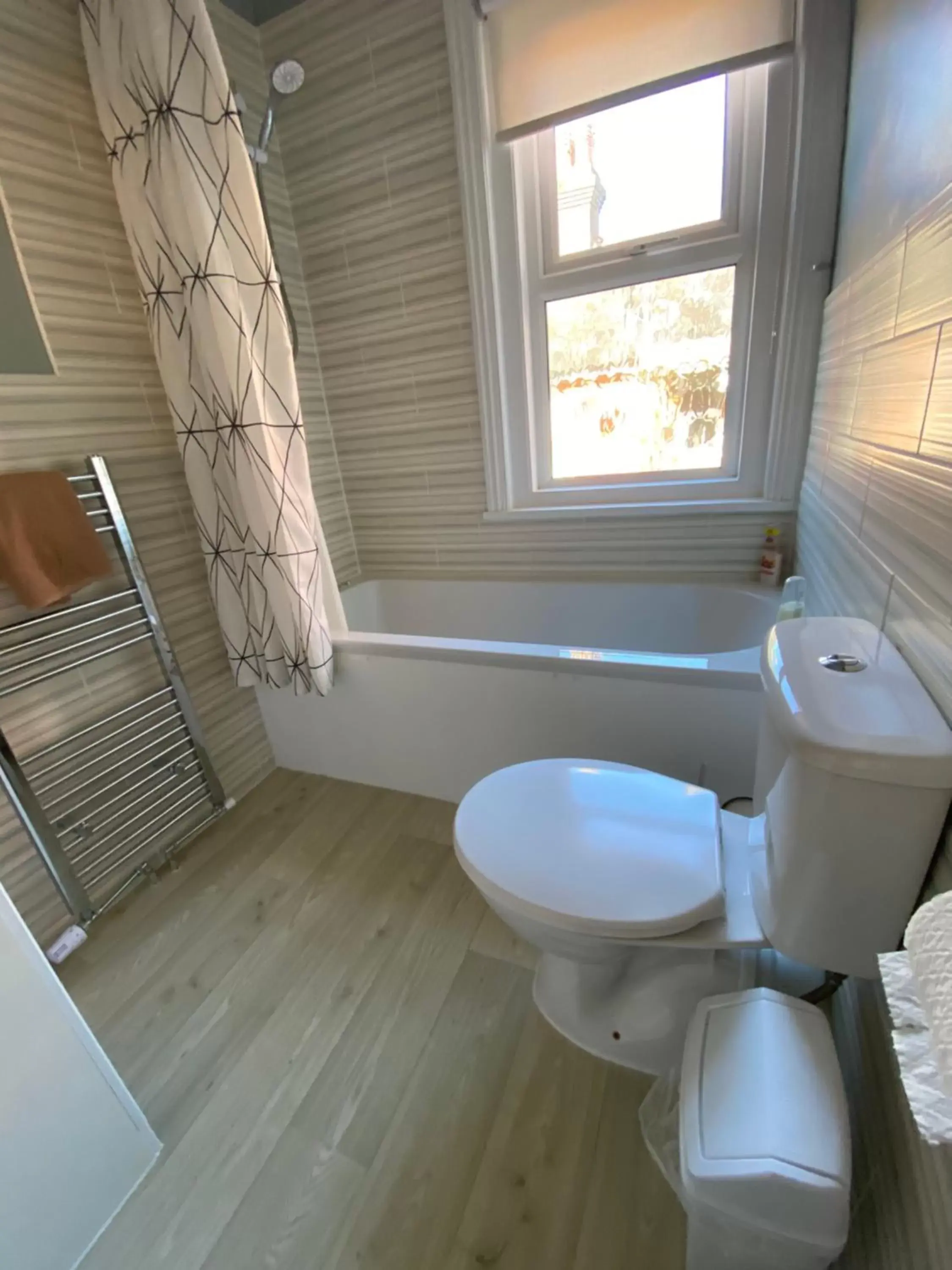 Bathroom in Inglewood Guest House