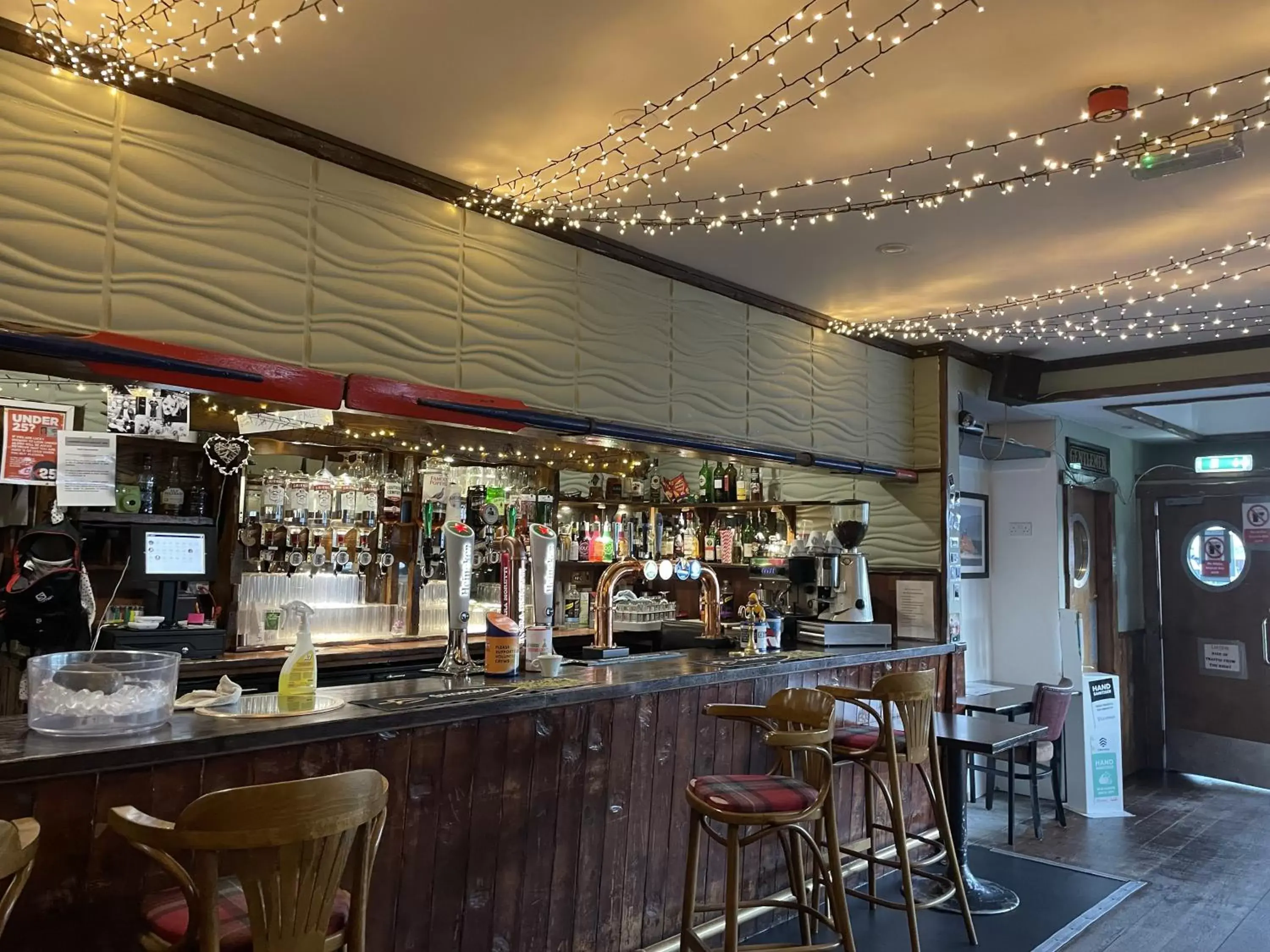 Lounge/Bar in The Ferry Inn