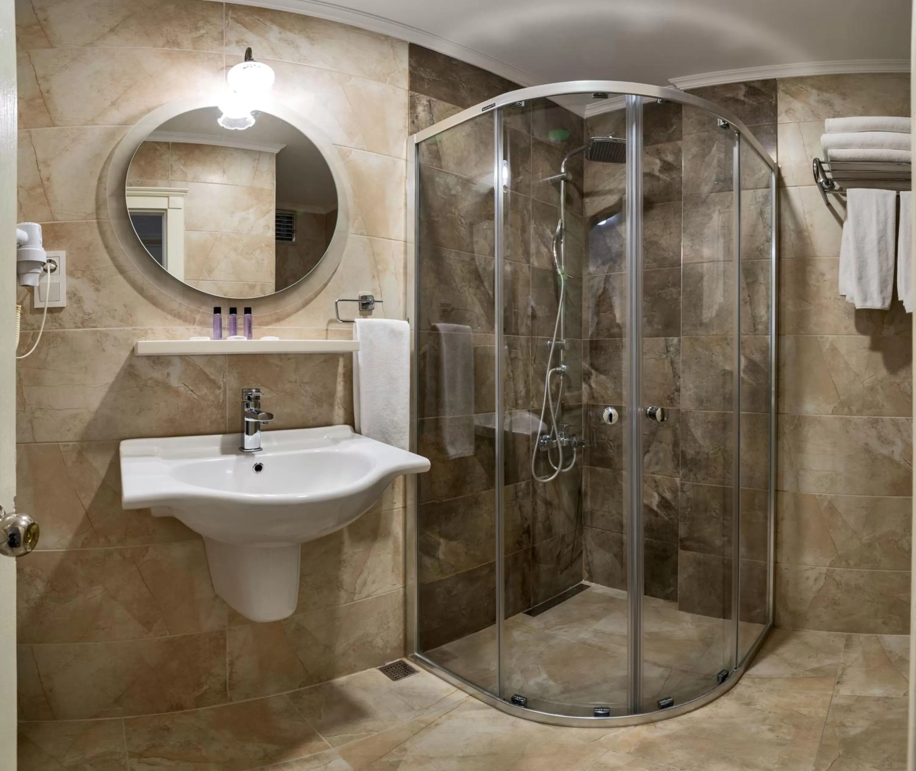 Bathroom in Valide Hotel