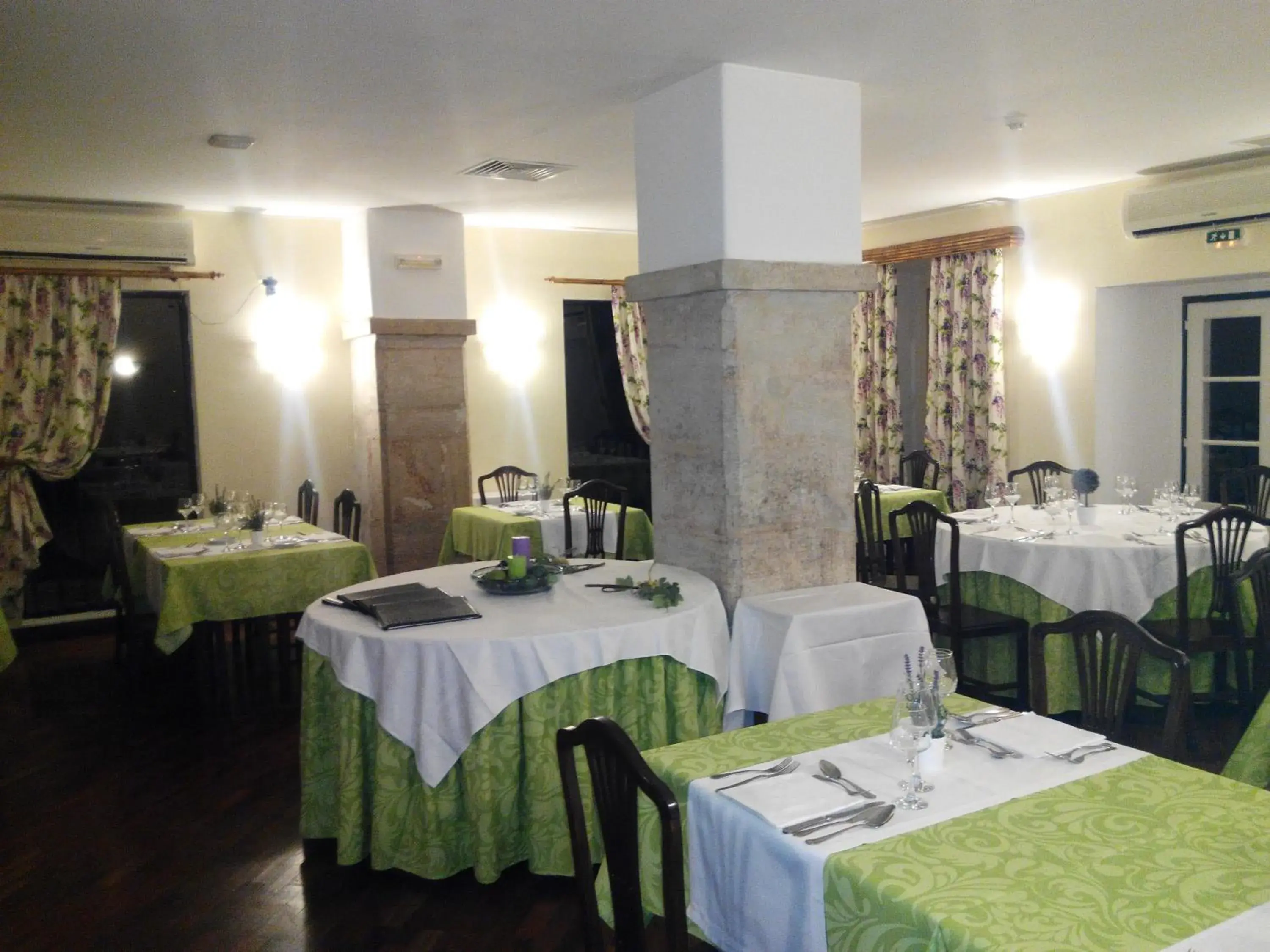 Restaurant/Places to Eat in Hotel Rural Quinta de Santo Antonio